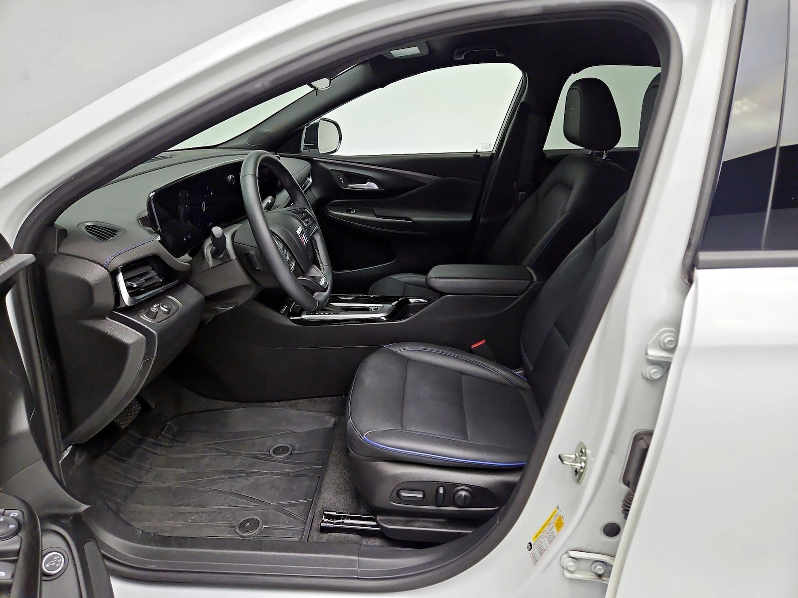 Side Airbags & Leatherette Seats