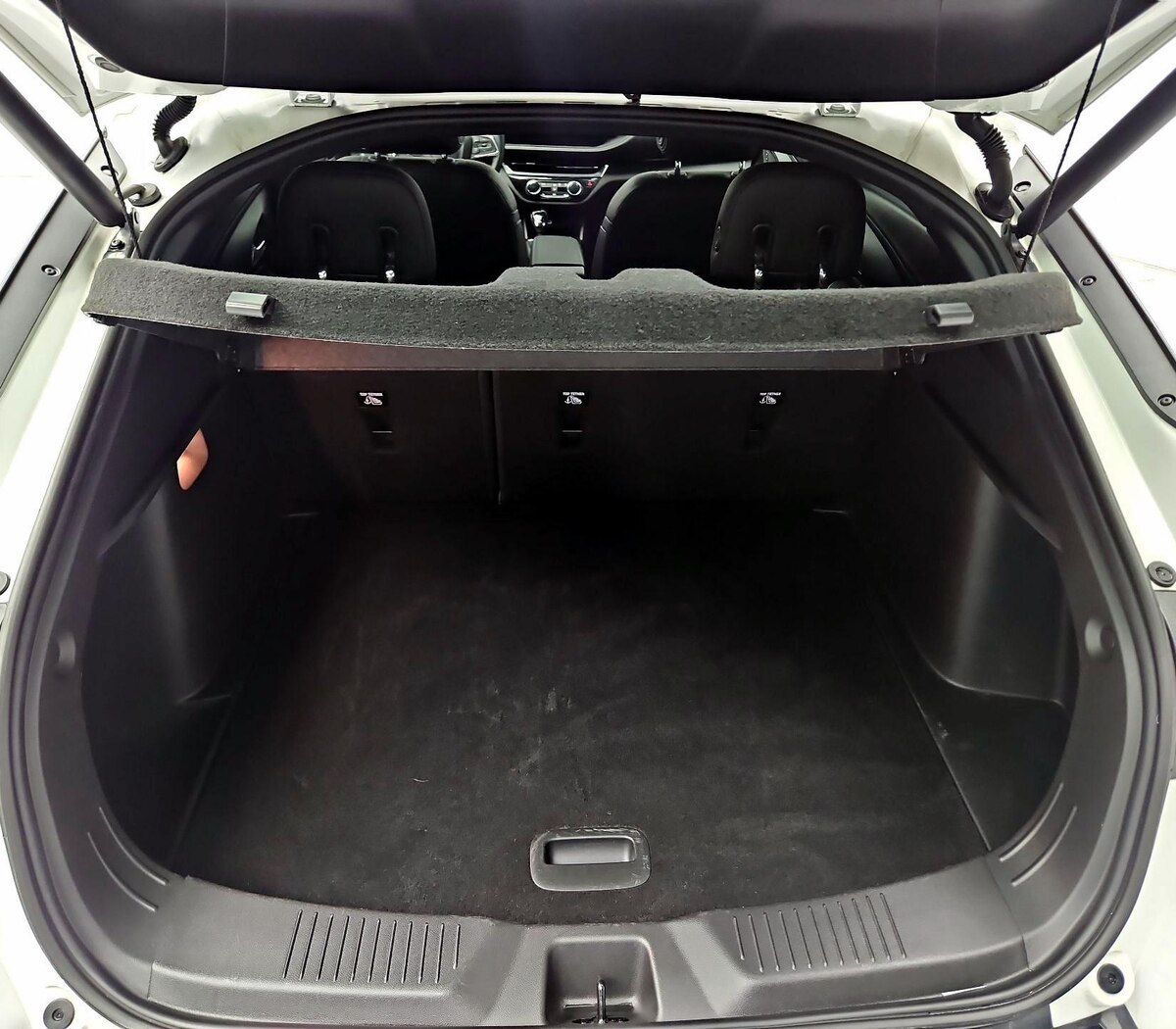 Trunk/Cargo (Seats Up)