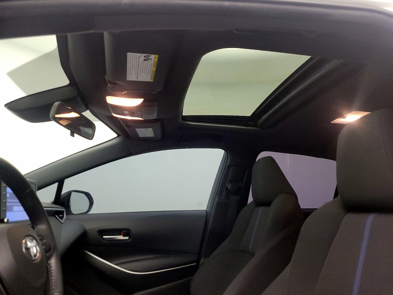 Sunroof(s) & Overhead Airbags