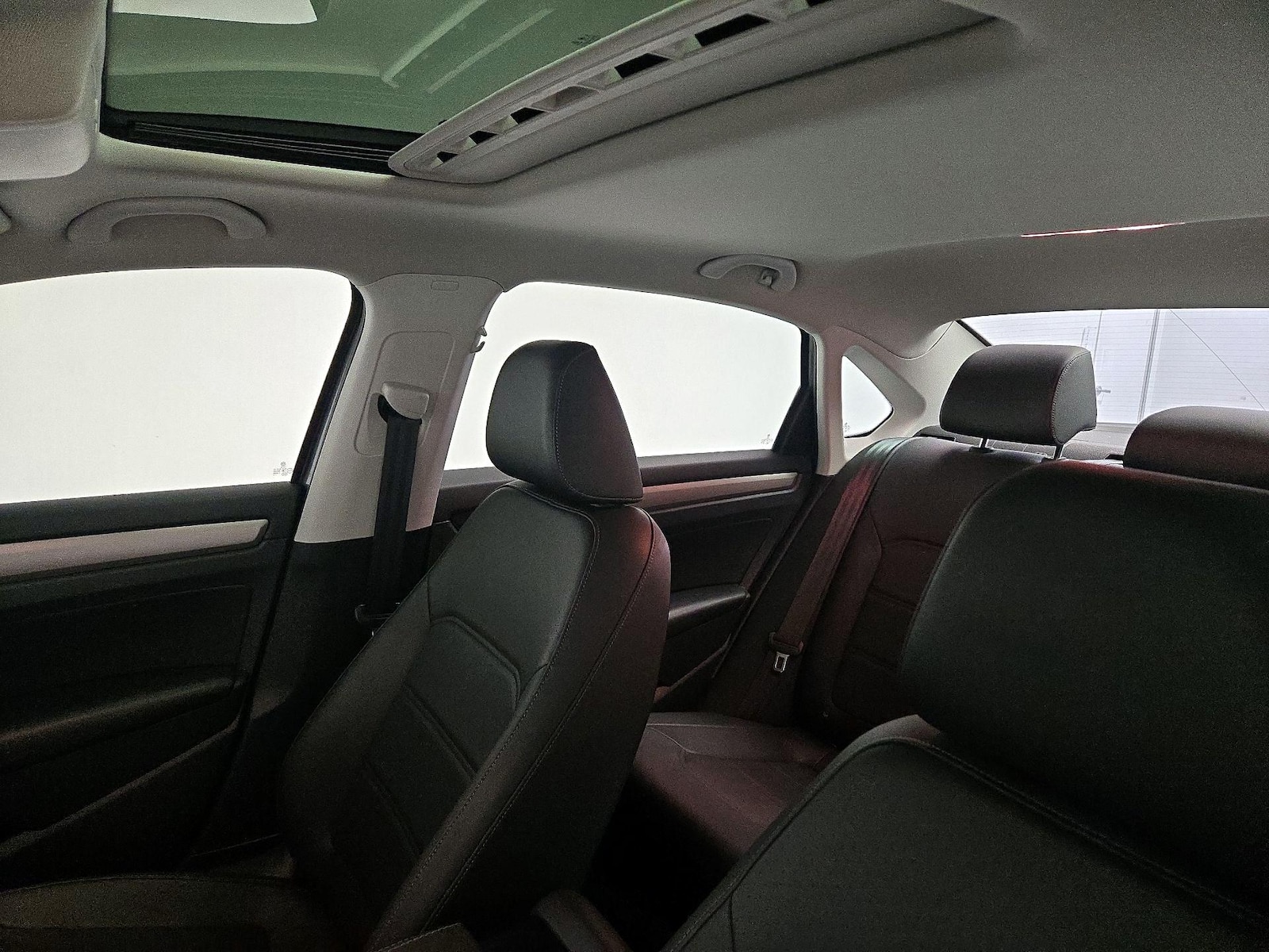 Sunroof(s) & Overhead Airbags