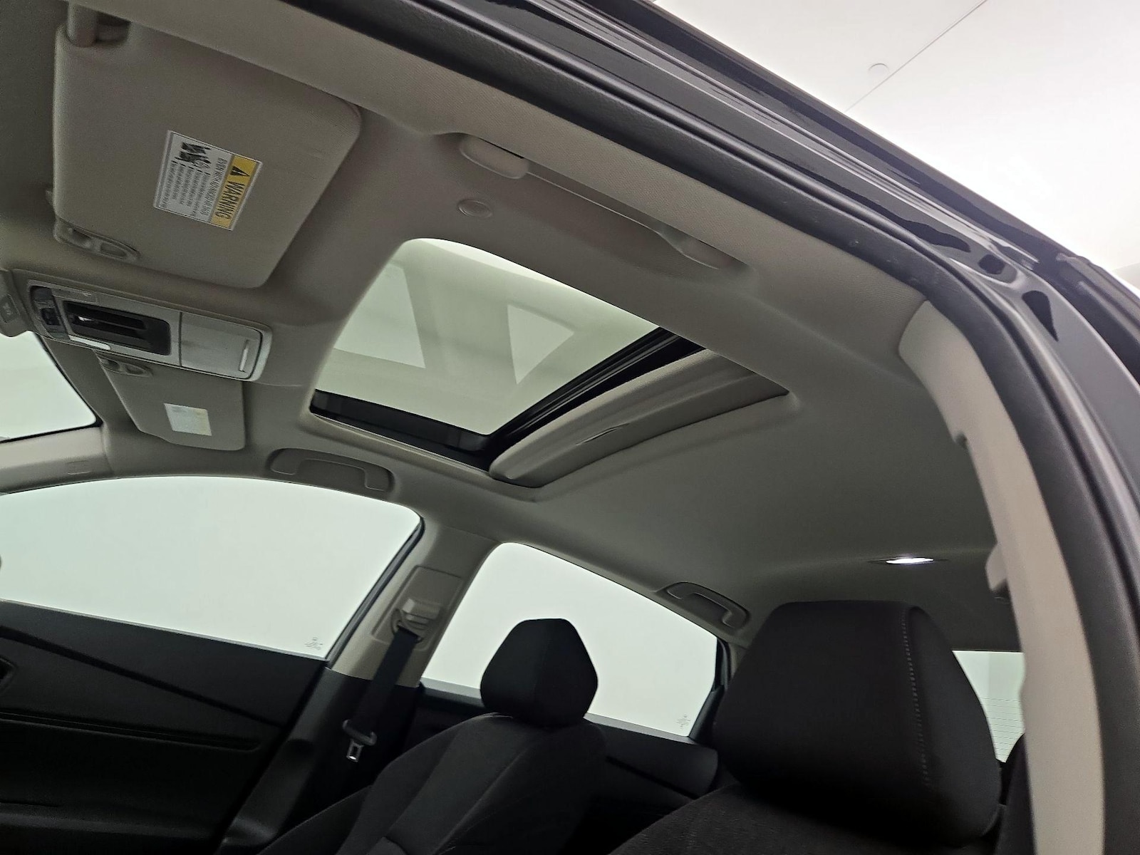 Sunroof(s) & Overhead Airbags