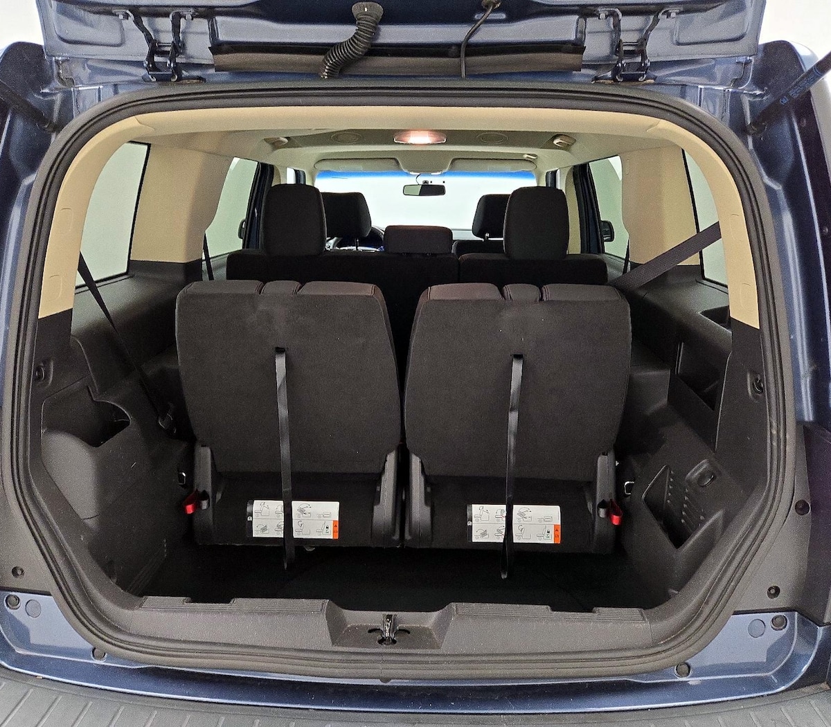 Trunk/Cargo (Seats Up)