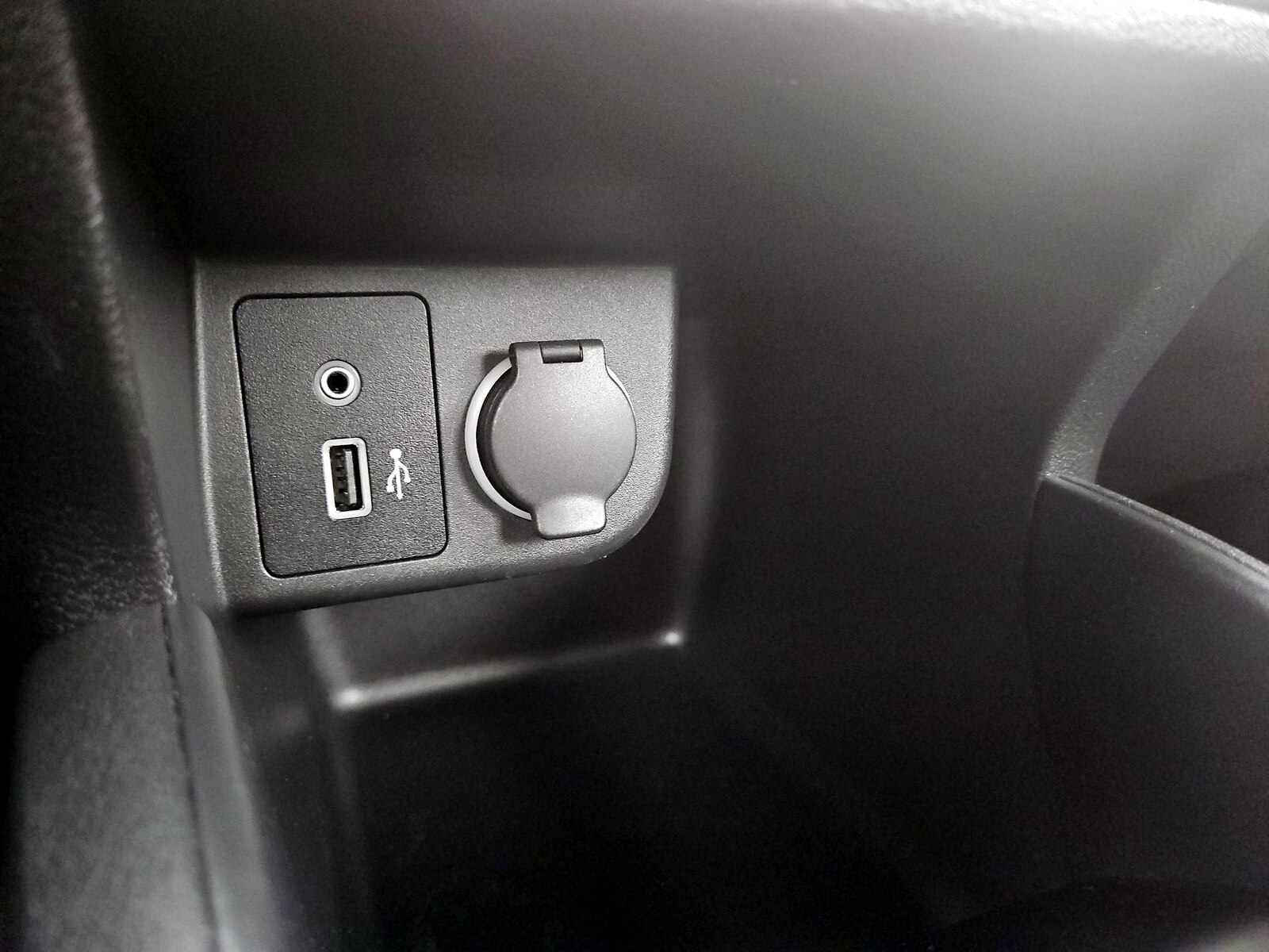 2022 Nissan Kicks S - Photo 19