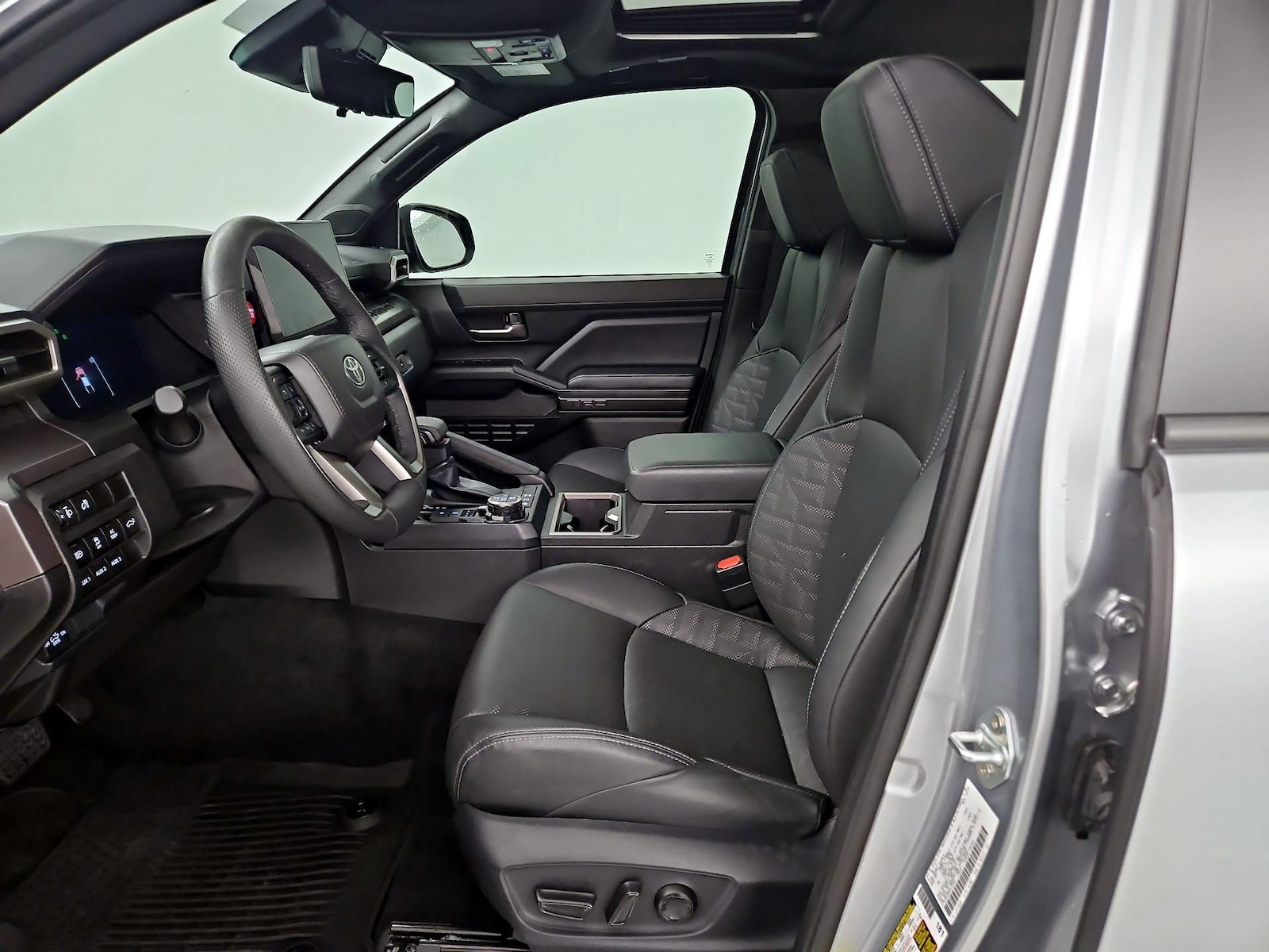 Side Airbags & Leatherette Seats