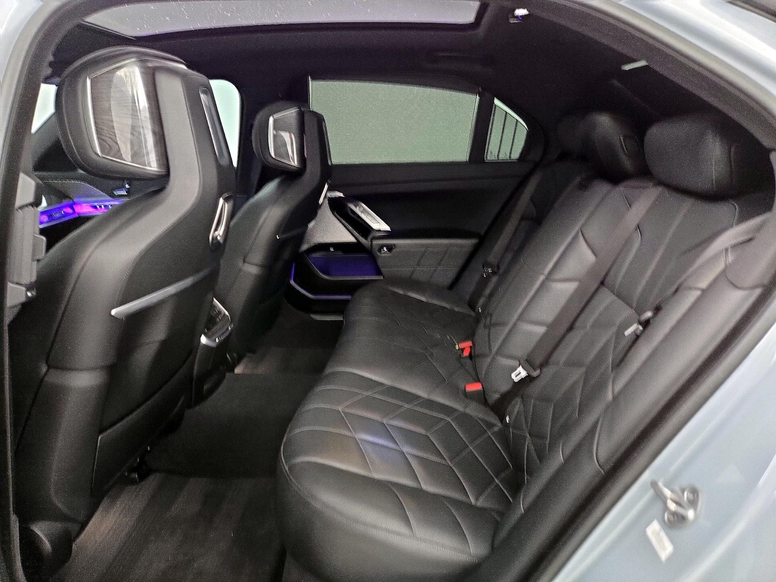 Rear A/C Seat(s)