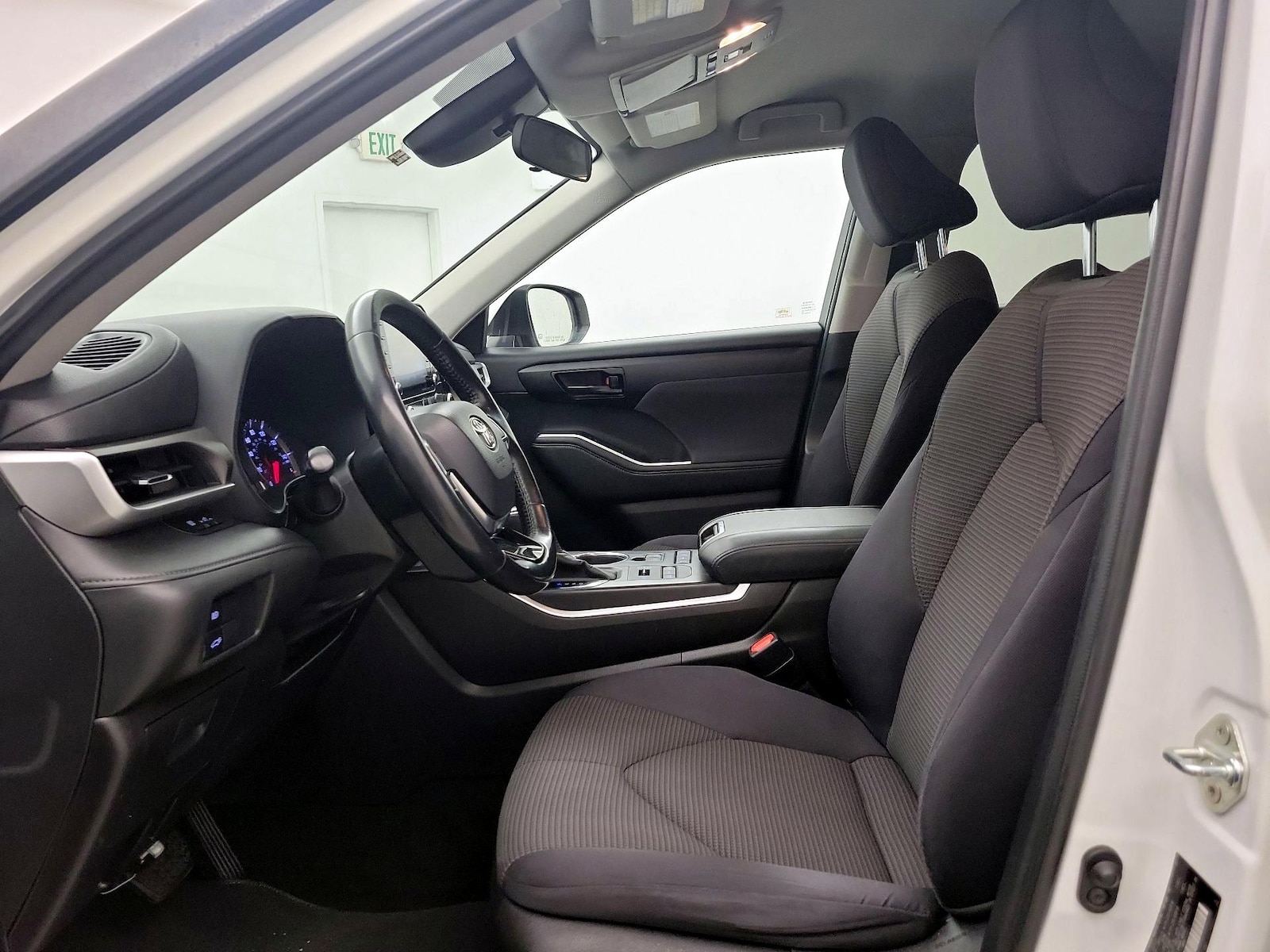 Power Seat(s) & Side Airbags