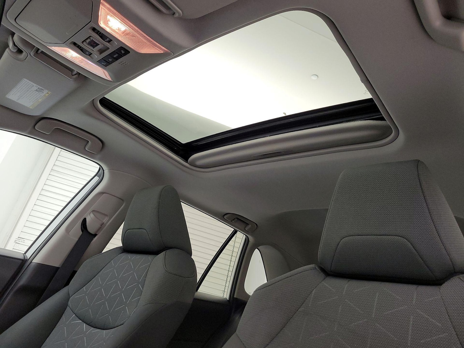 Sunroof(s) & Overhead Airbags