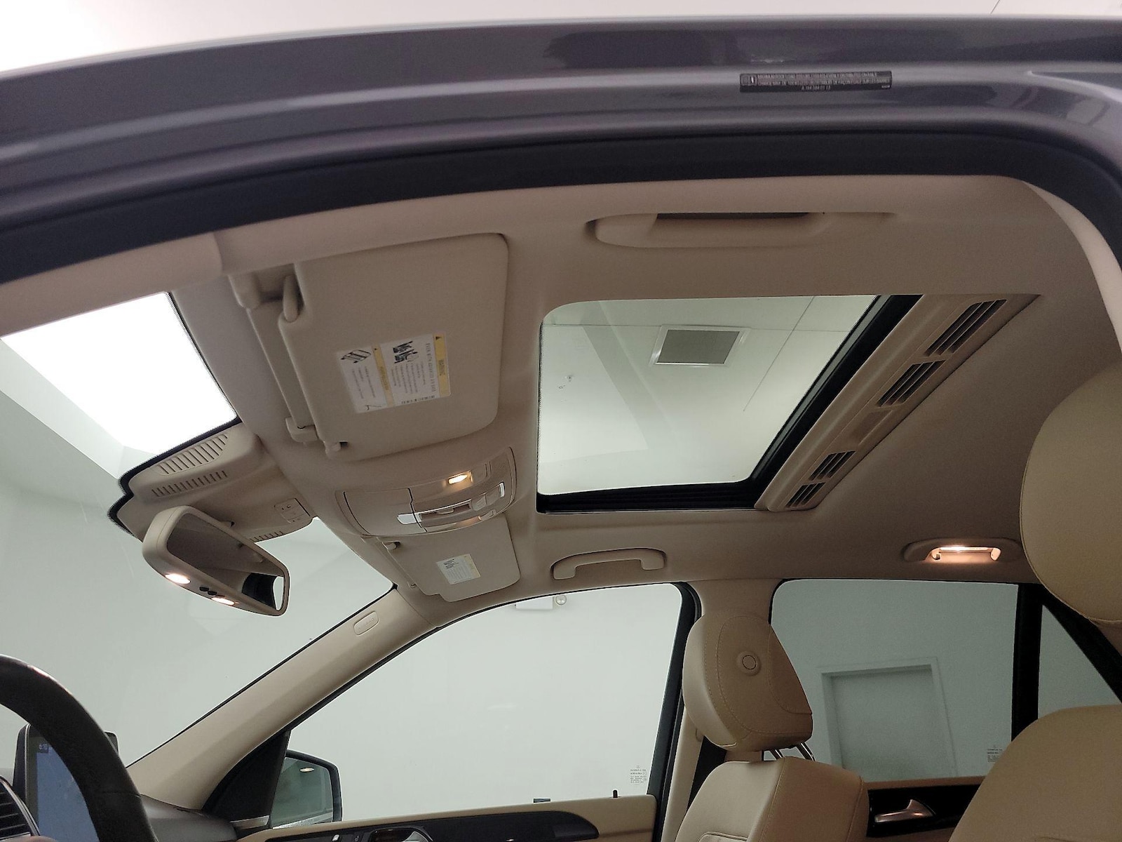 Sunroof(s) & Overhead Airbags