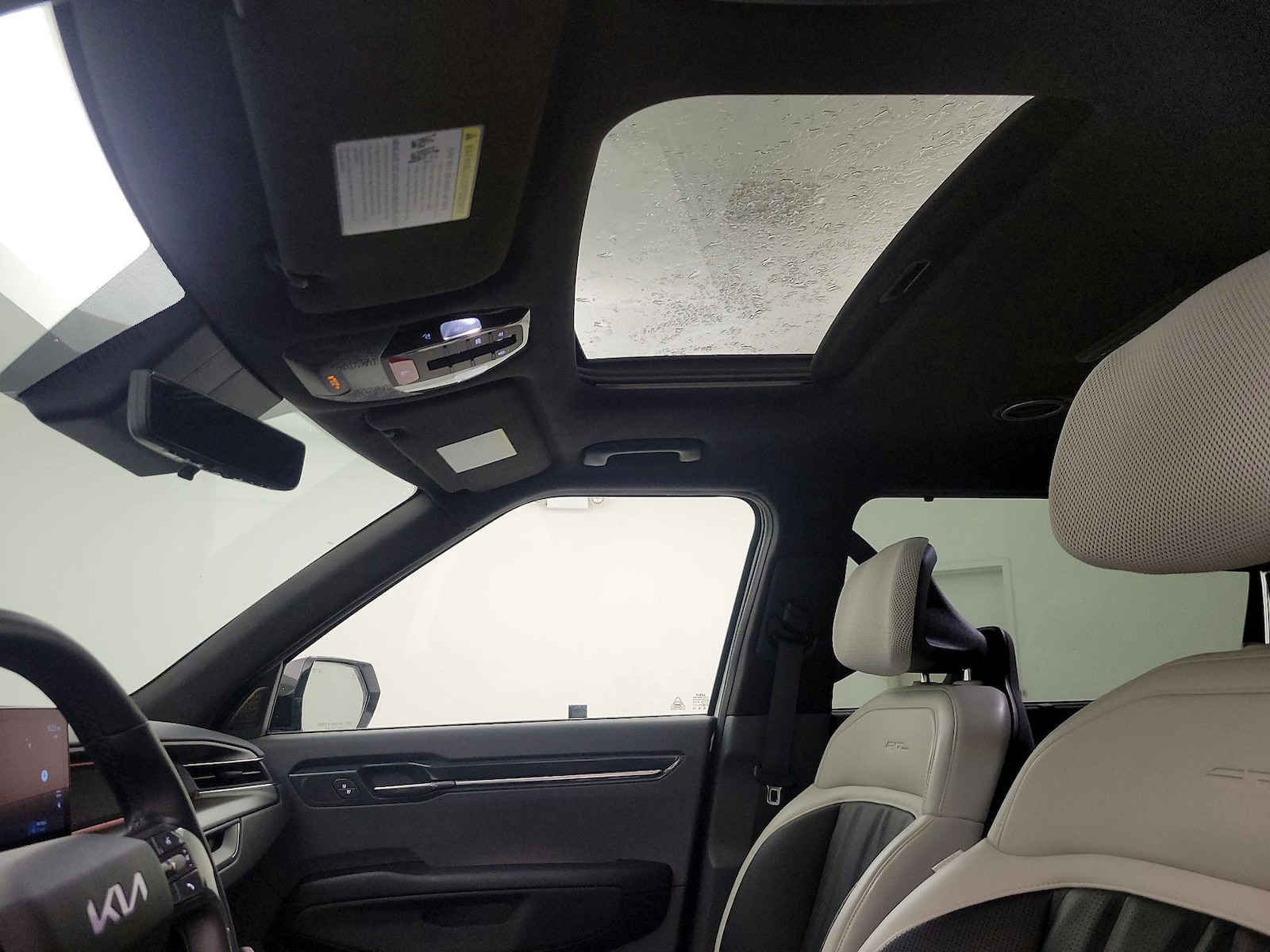 Sunroof(s) & Skylight(s)