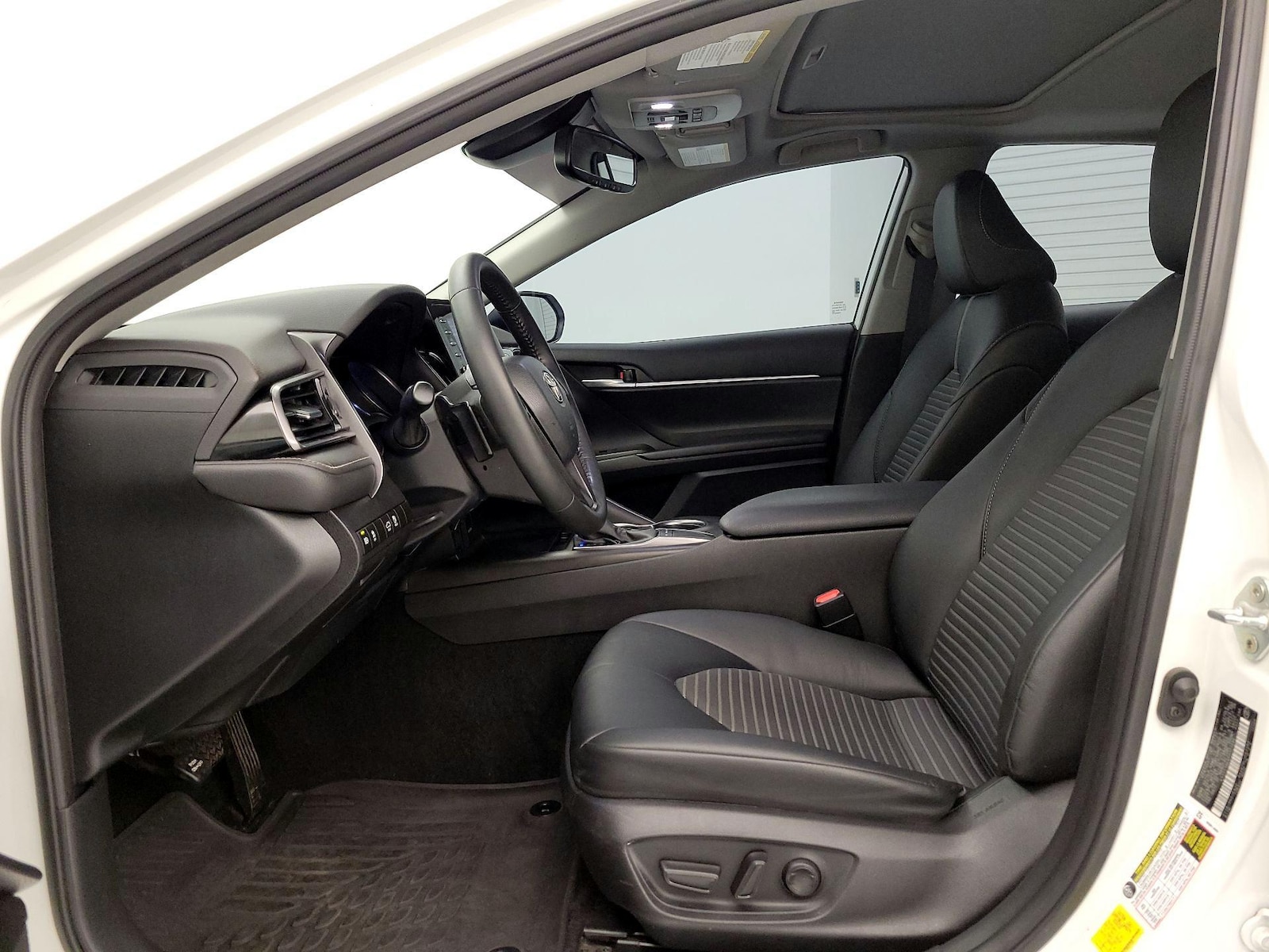Power Seat(s) & Side Airbags