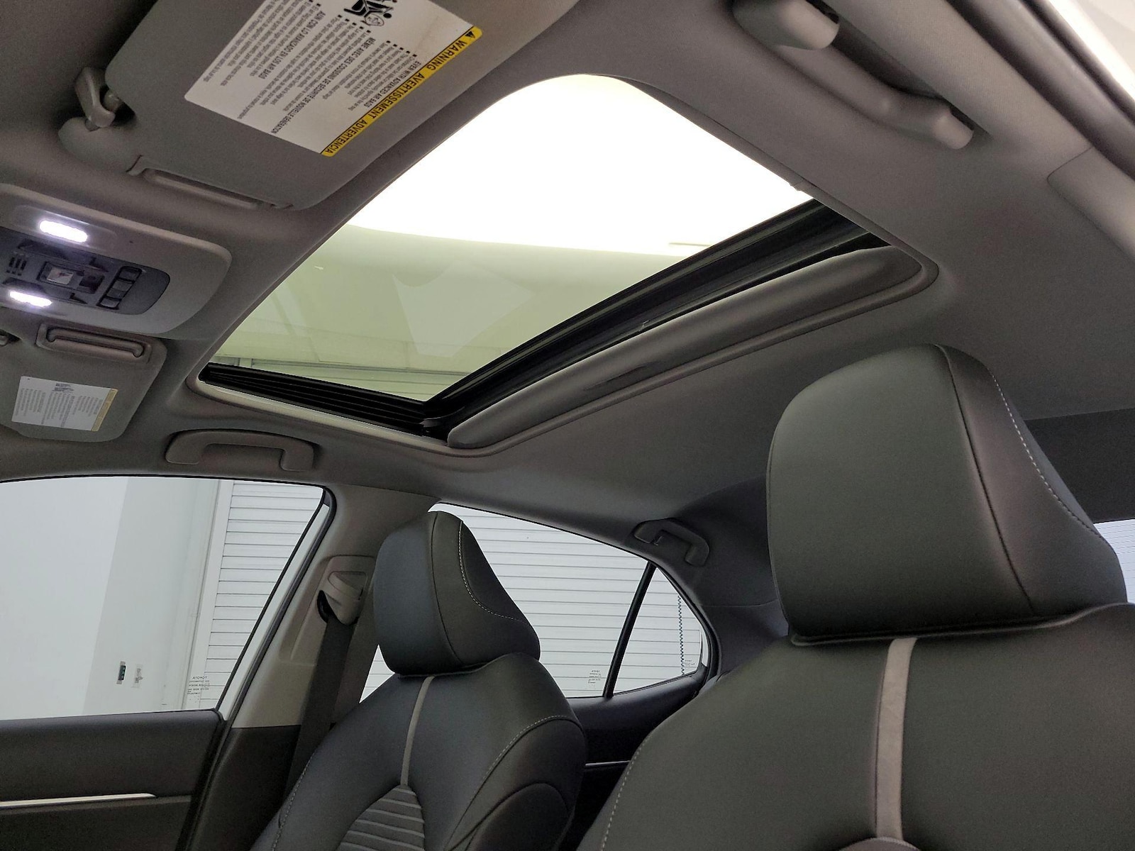 Sunroof(s) & Overhead Airbags