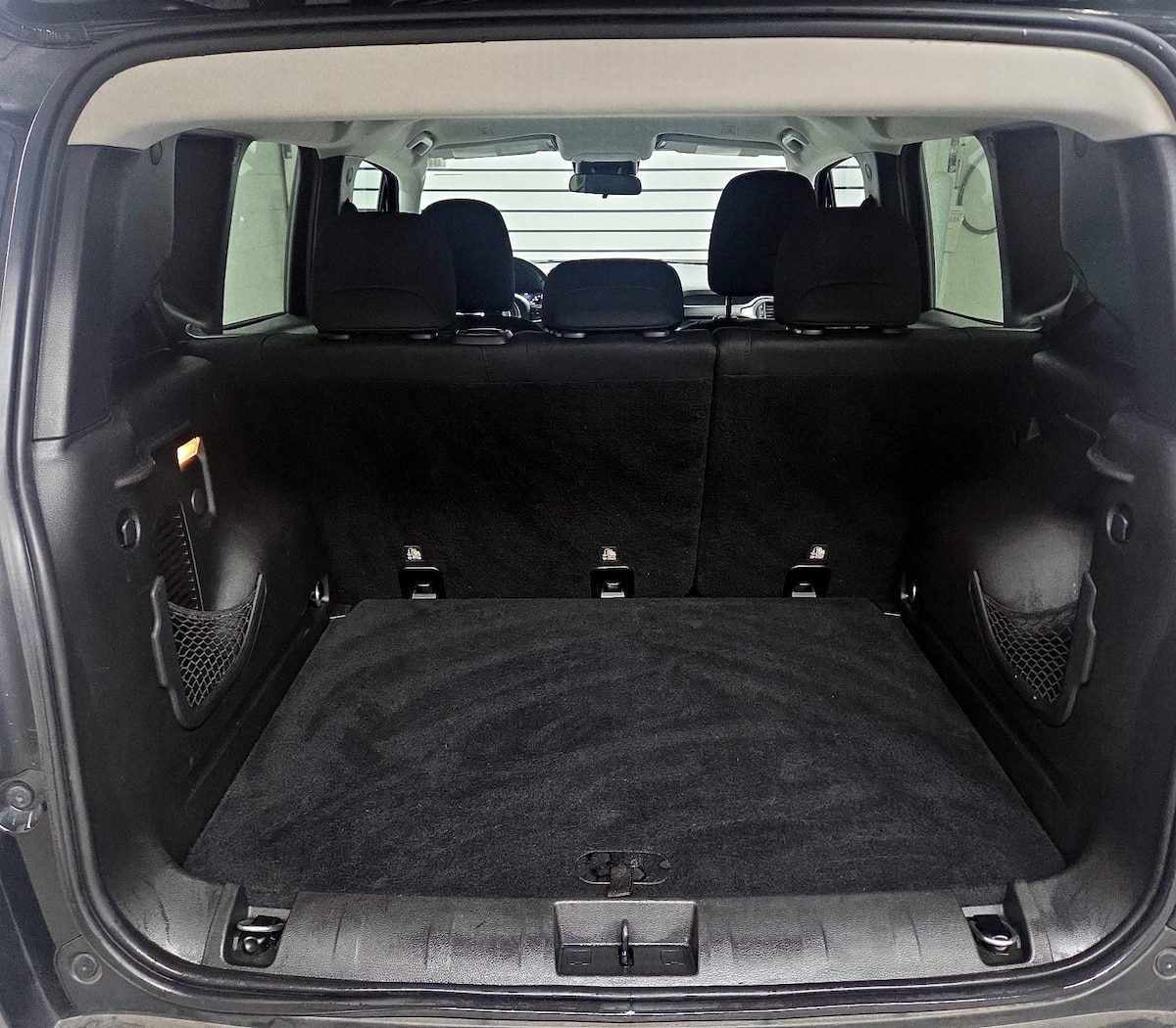Trunk/Cargo (Seats Up)