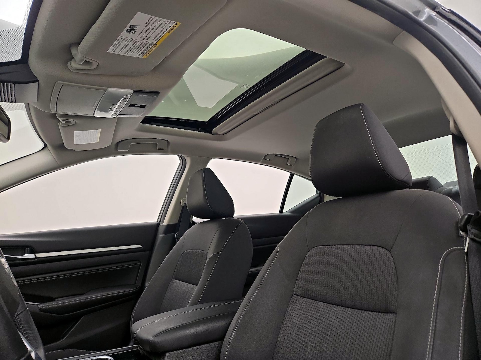 Sunroof(s) & Overhead Airbags