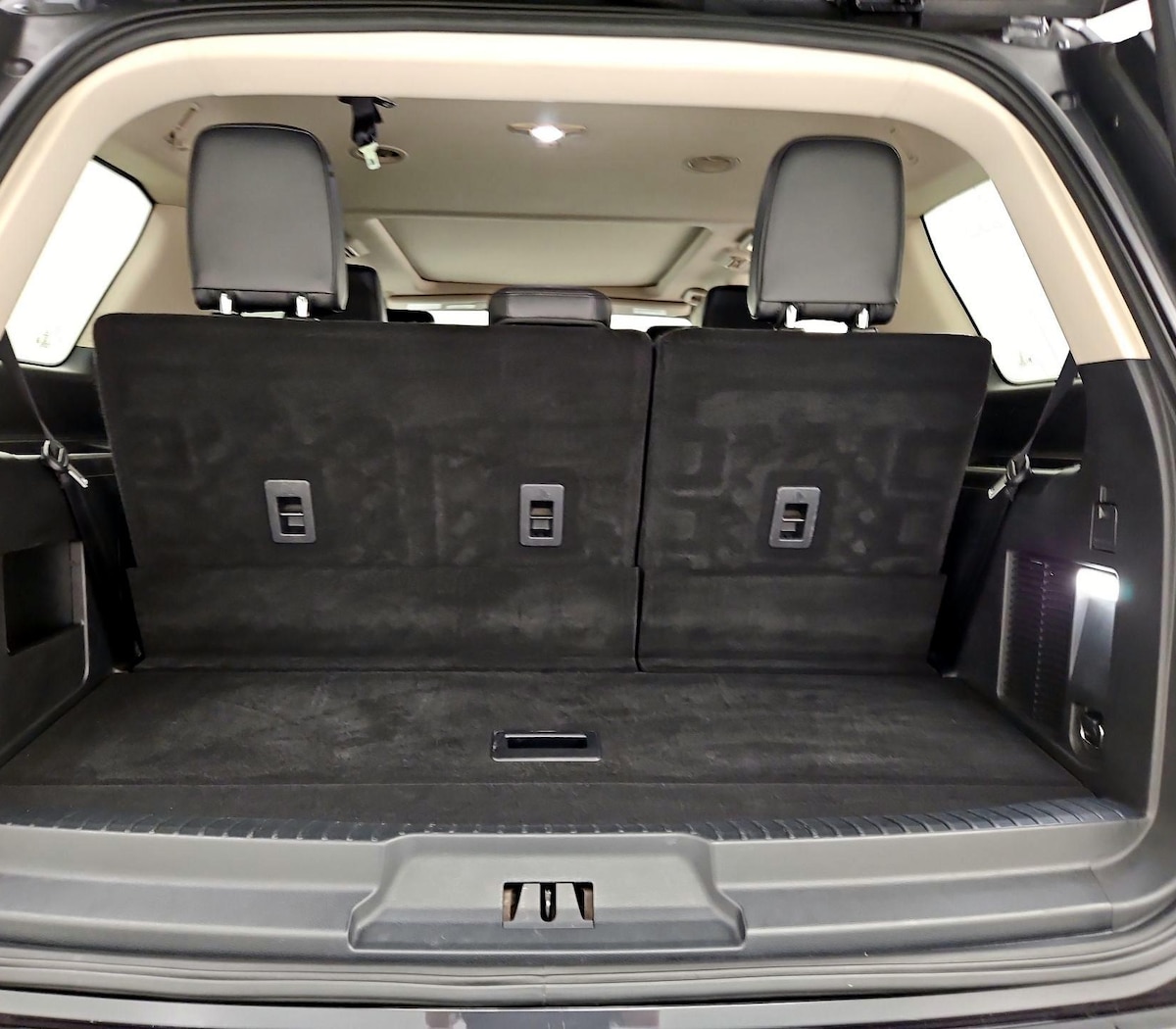 Trunk/Cargo (Seats Up)