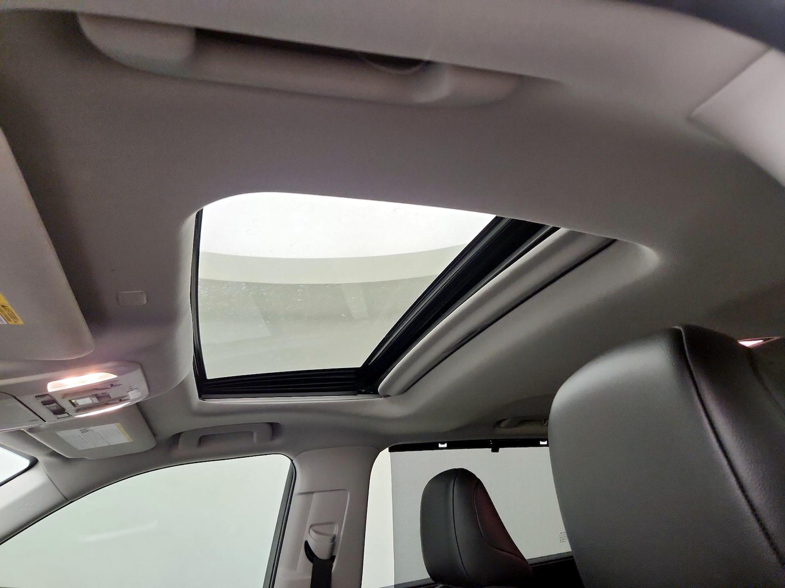 Sunroof(s) & Overhead Airbags
