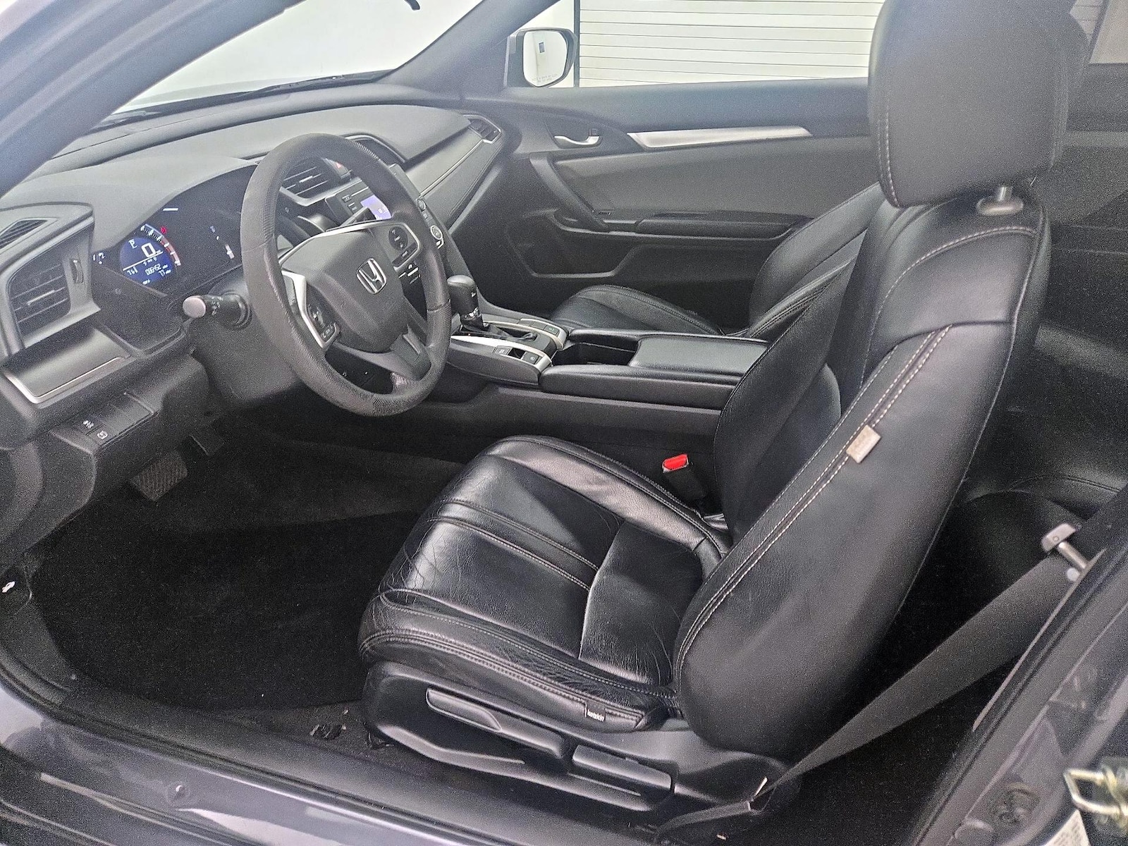 Leather Seats & Side Airbags