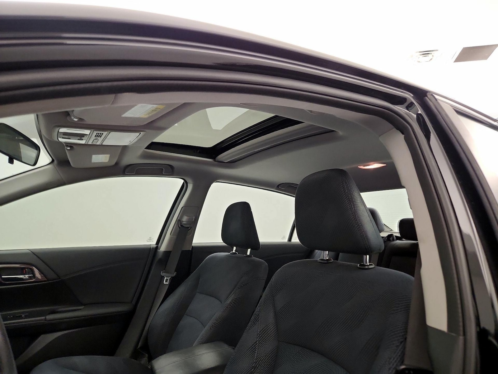 Sunroof(s) & Overhead Airbags