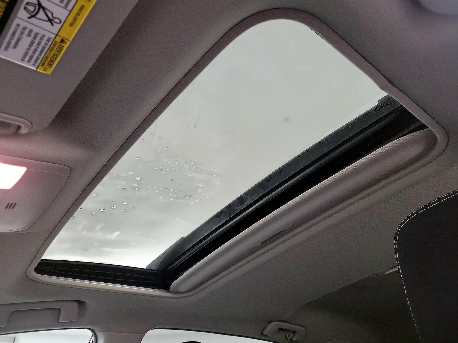 Sunroof(s) & Overhead Airbags