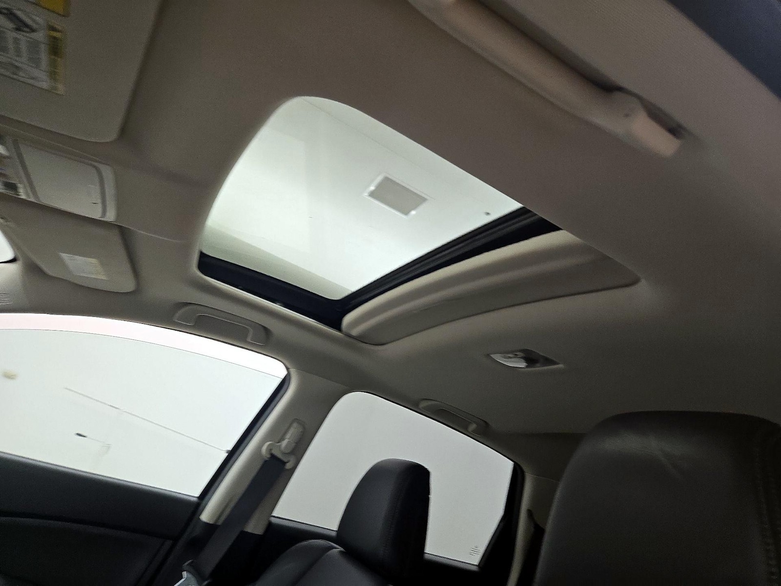 Sunroof(s) & Overhead Airbags