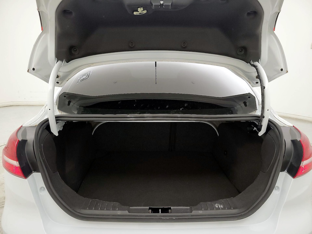 Trunk/Cargo (Seats Up)