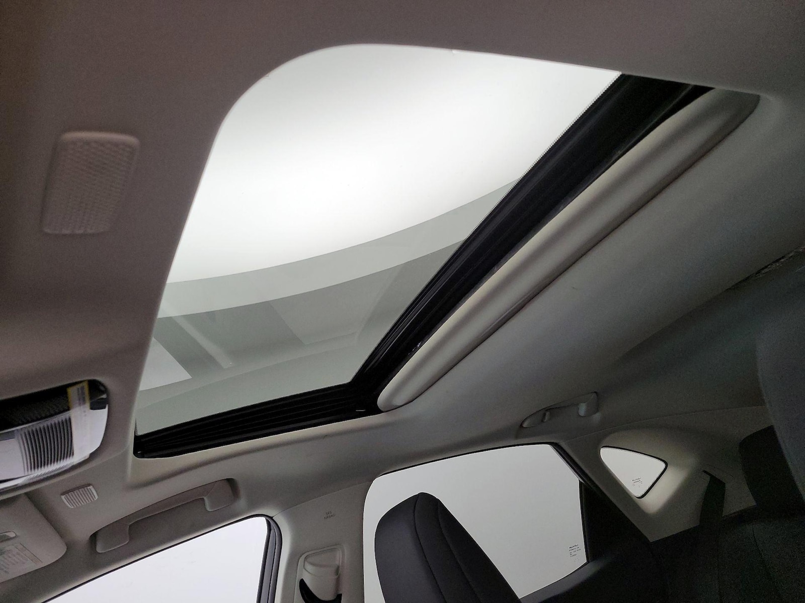 Sunroof(s) & Overhead Airbags