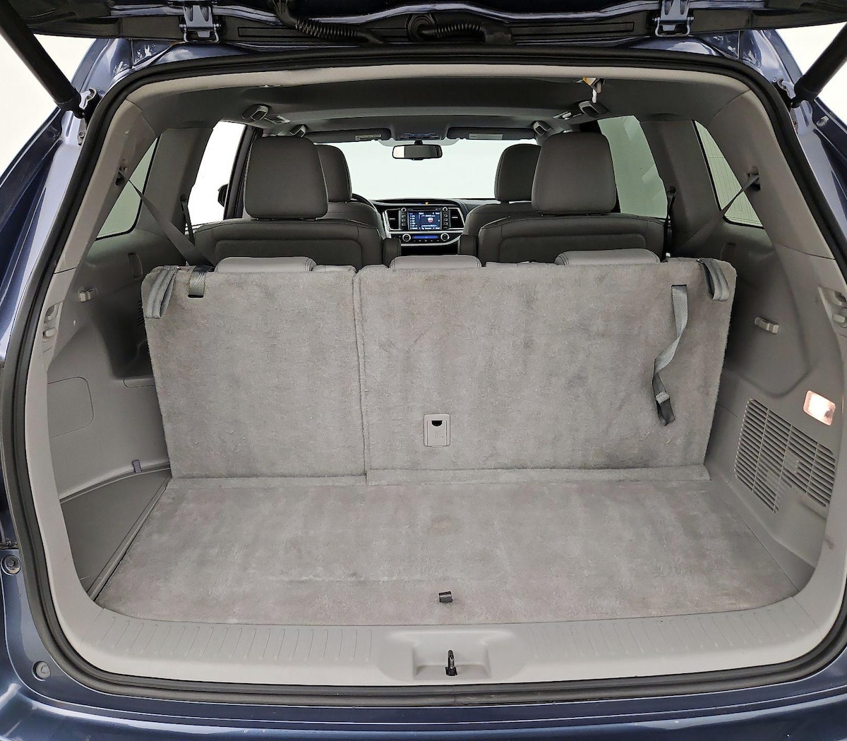 Trunk/Cargo (Seats Up)