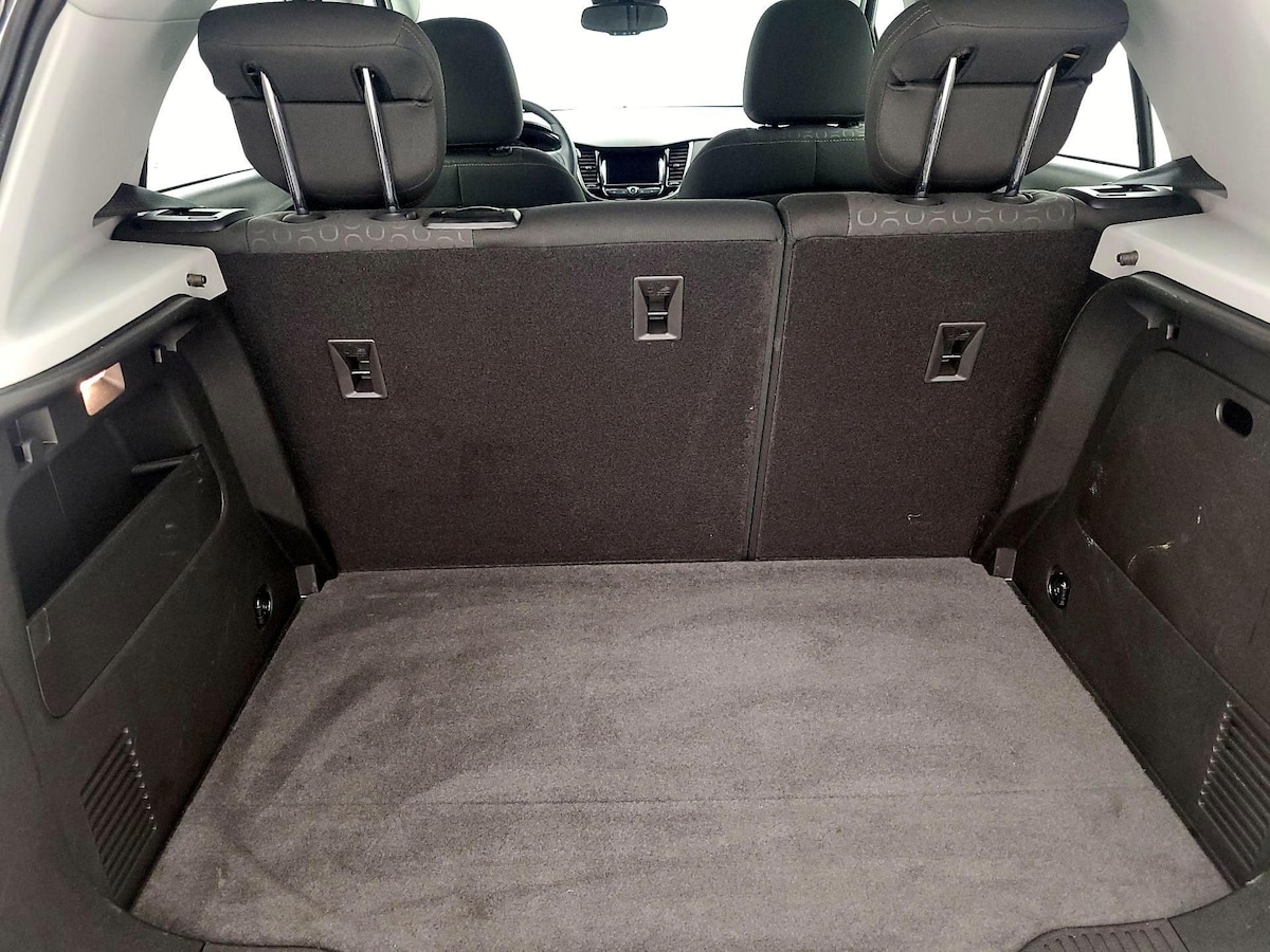 Trunk/Cargo (Seats Up)