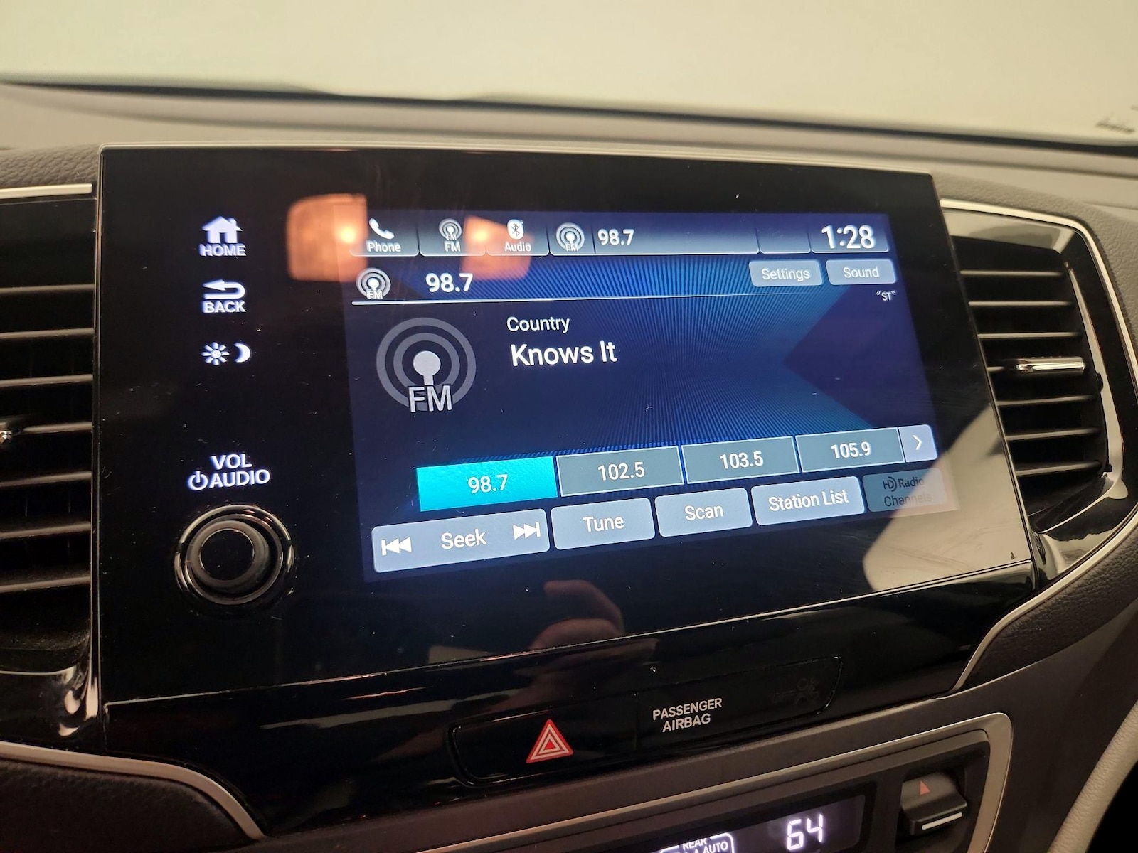2021 Honda Pilot EX - Photo 16