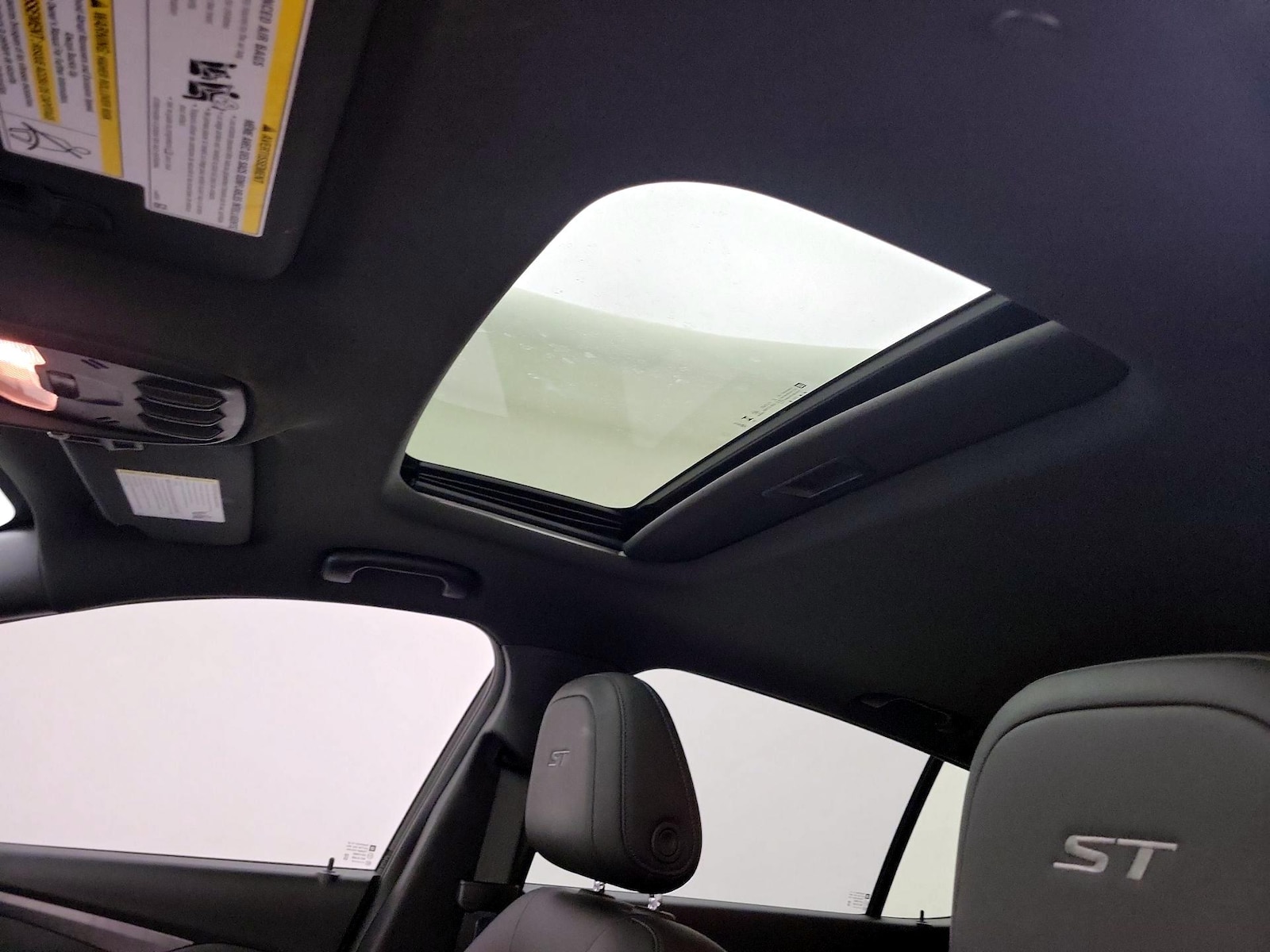 Sunroof(s) & Overhead Airbags