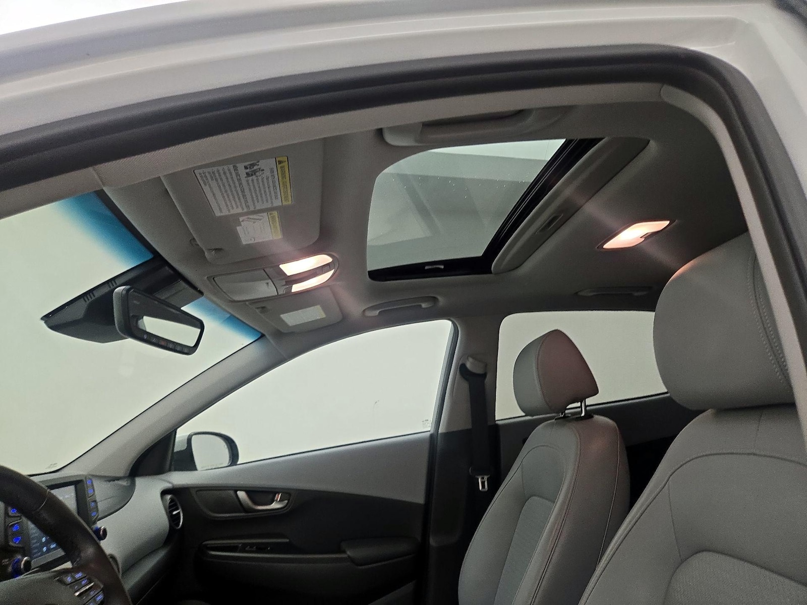 Sunroof(s) & Overhead Airbags