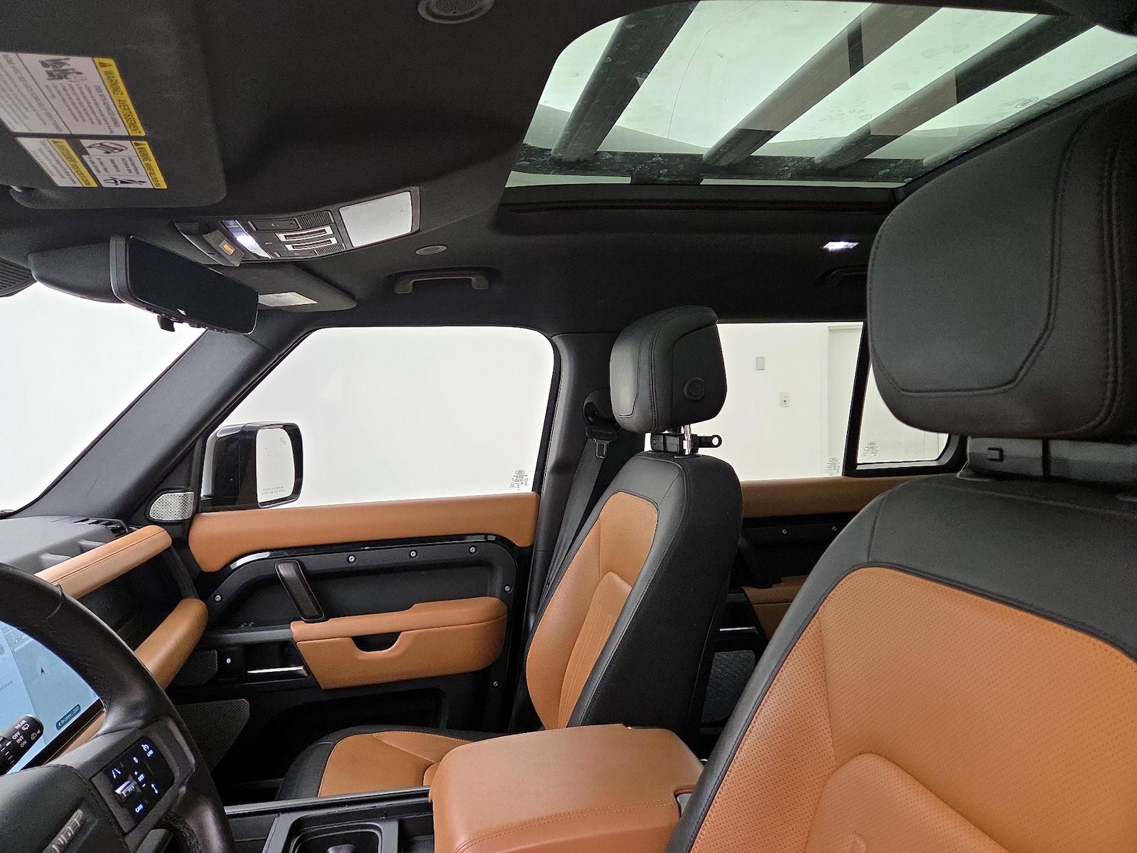 Panoramic Sunroof & Skylight(s)