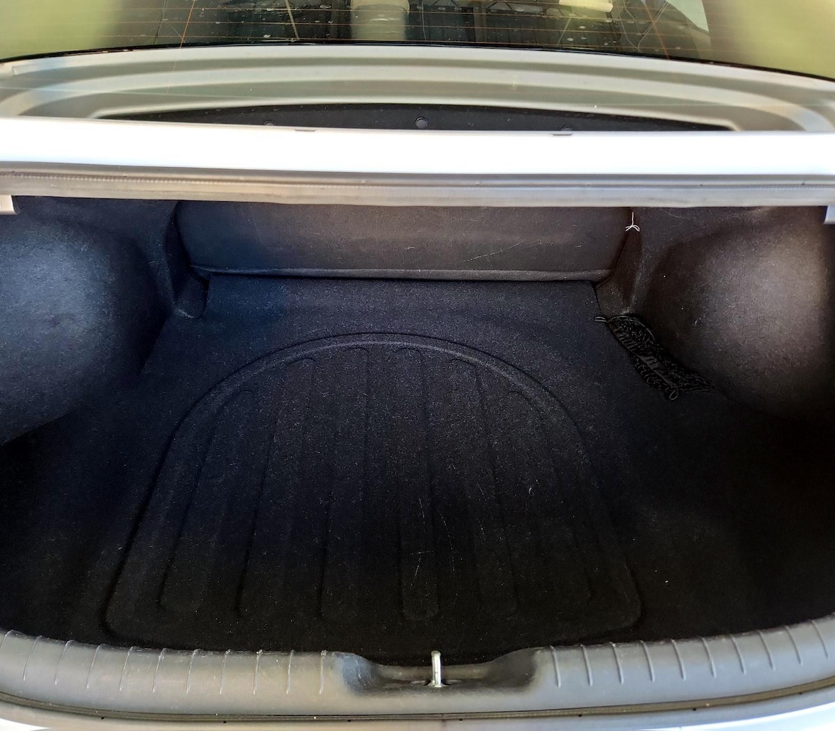 Trunk/Cargo (Seats Up)