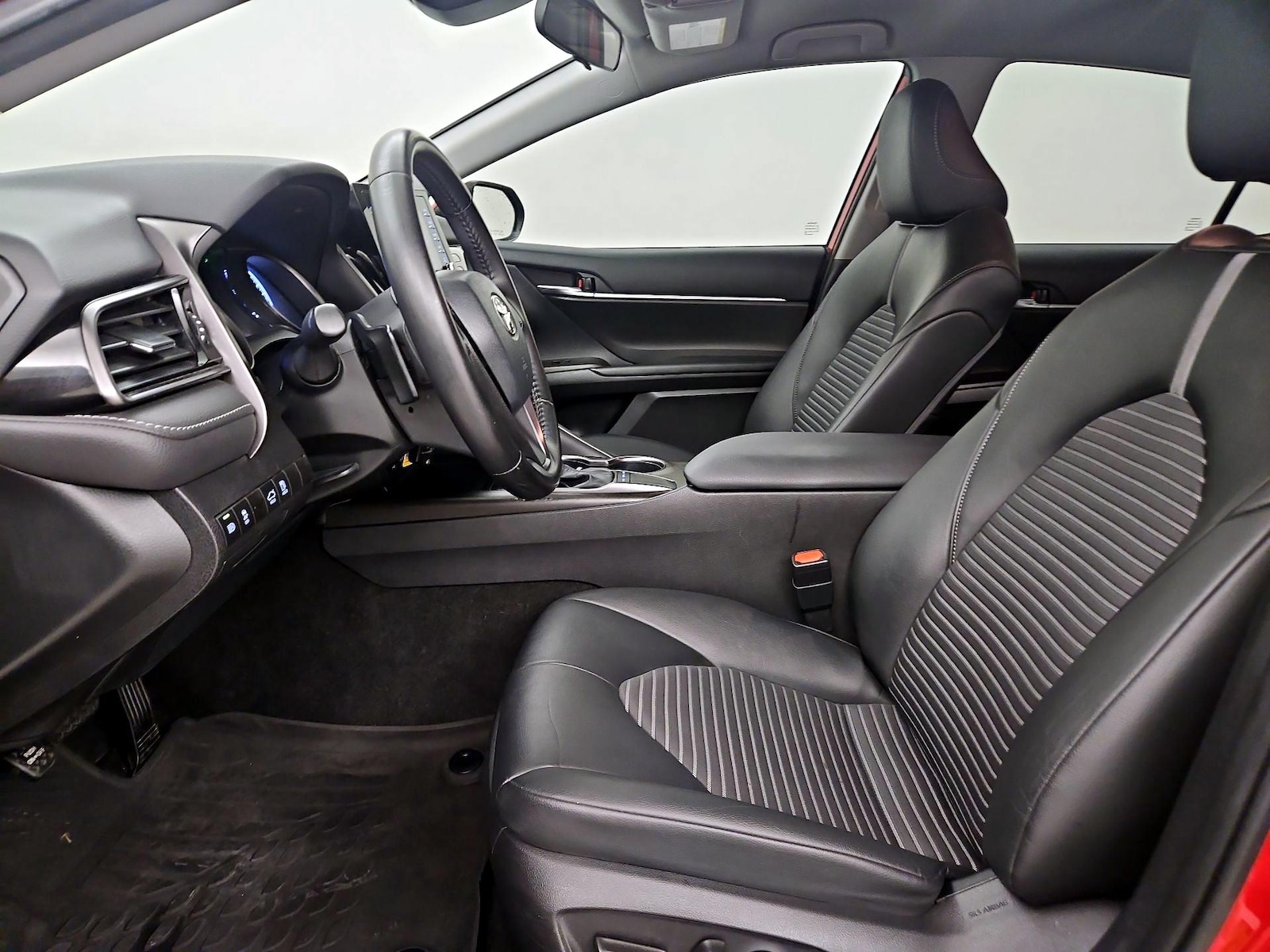 Power Seat(s) & Side Airbags