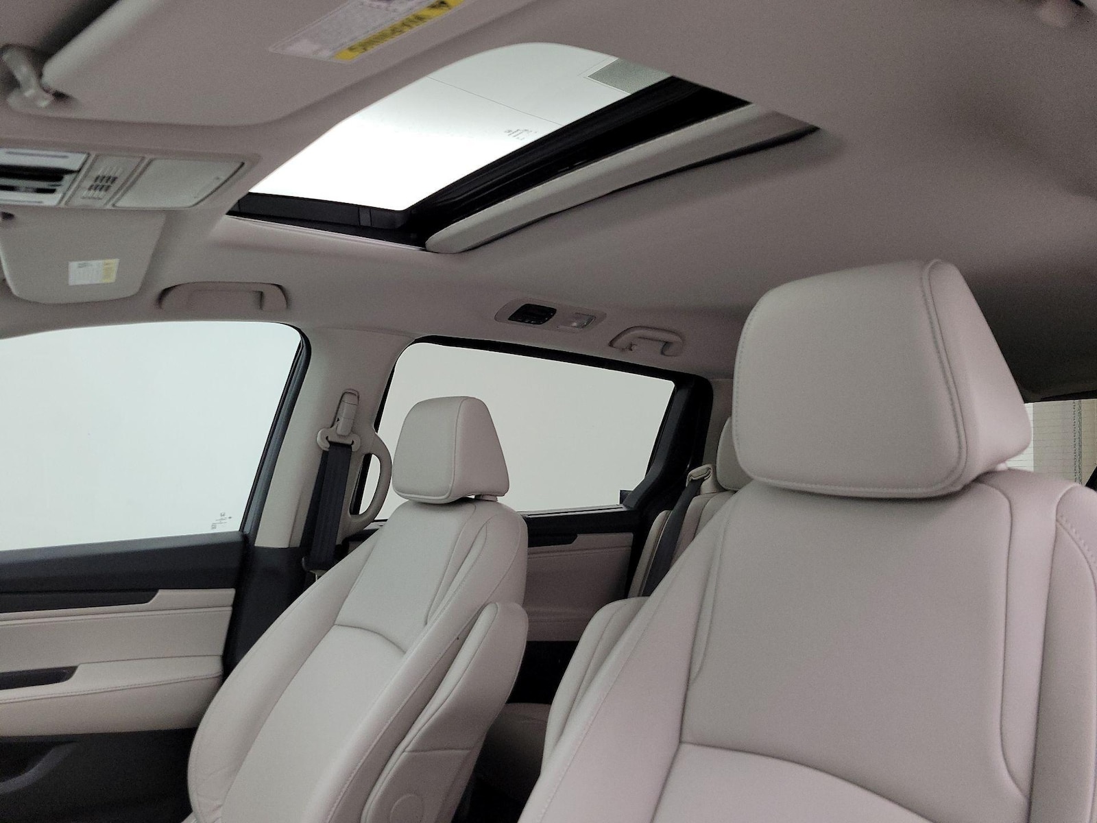 Sunroof(s) & Overhead Airbags