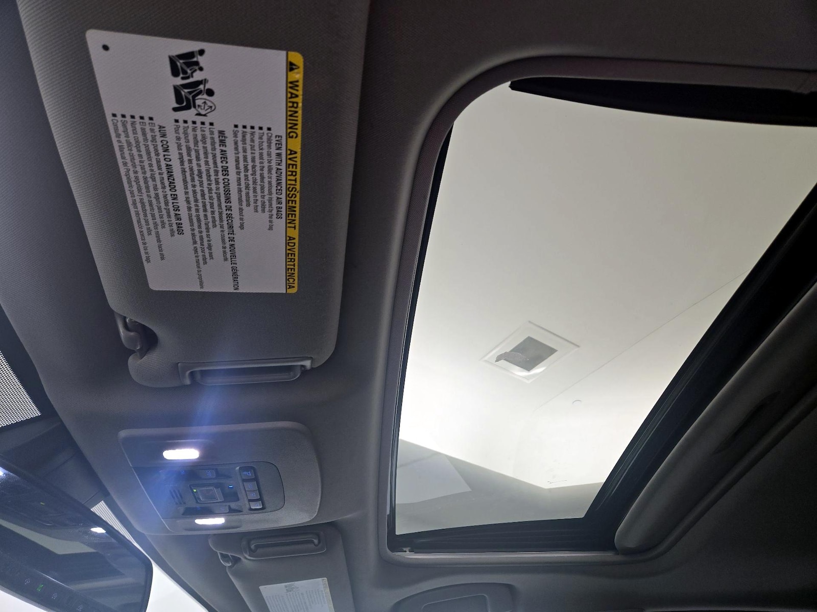 Sunroof(s) & Overhead Airbags