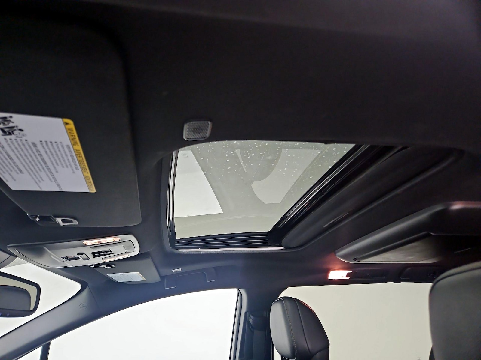 Sunroof(s) & Overhead Airbags