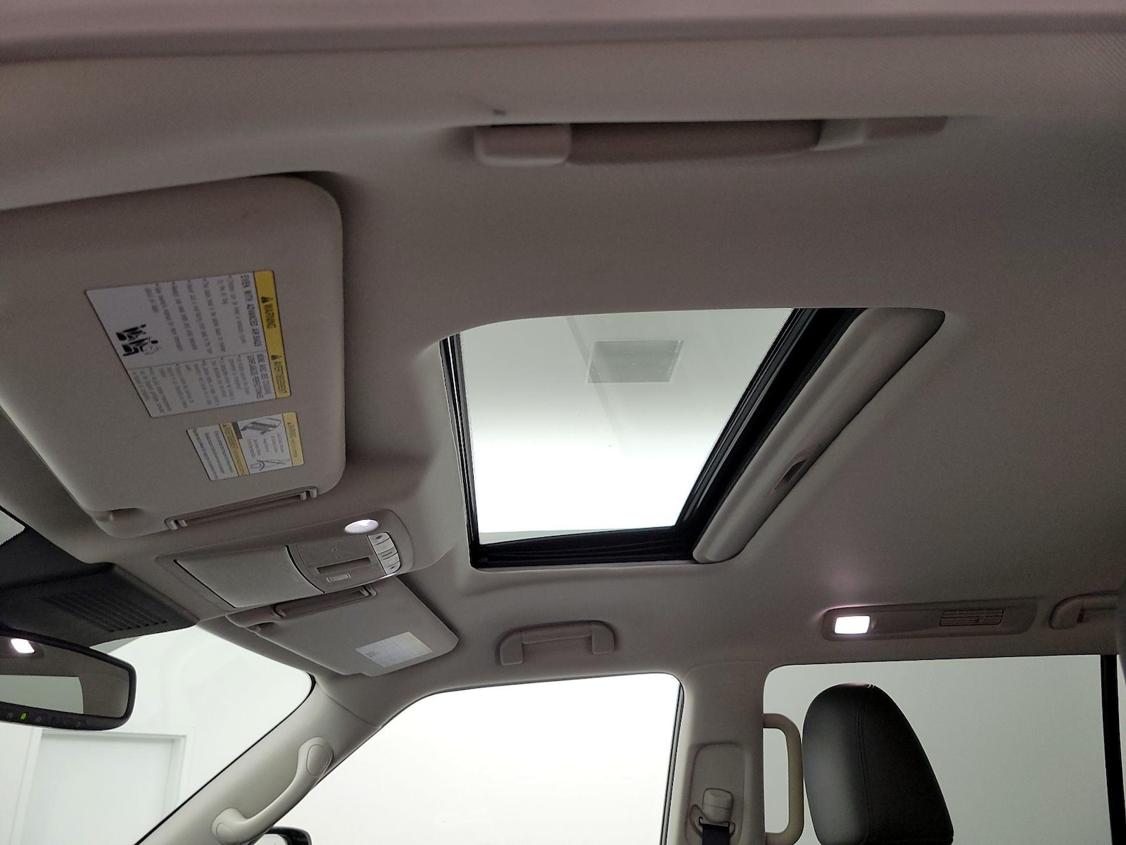 Sunroof(s) & Overhead Airbags