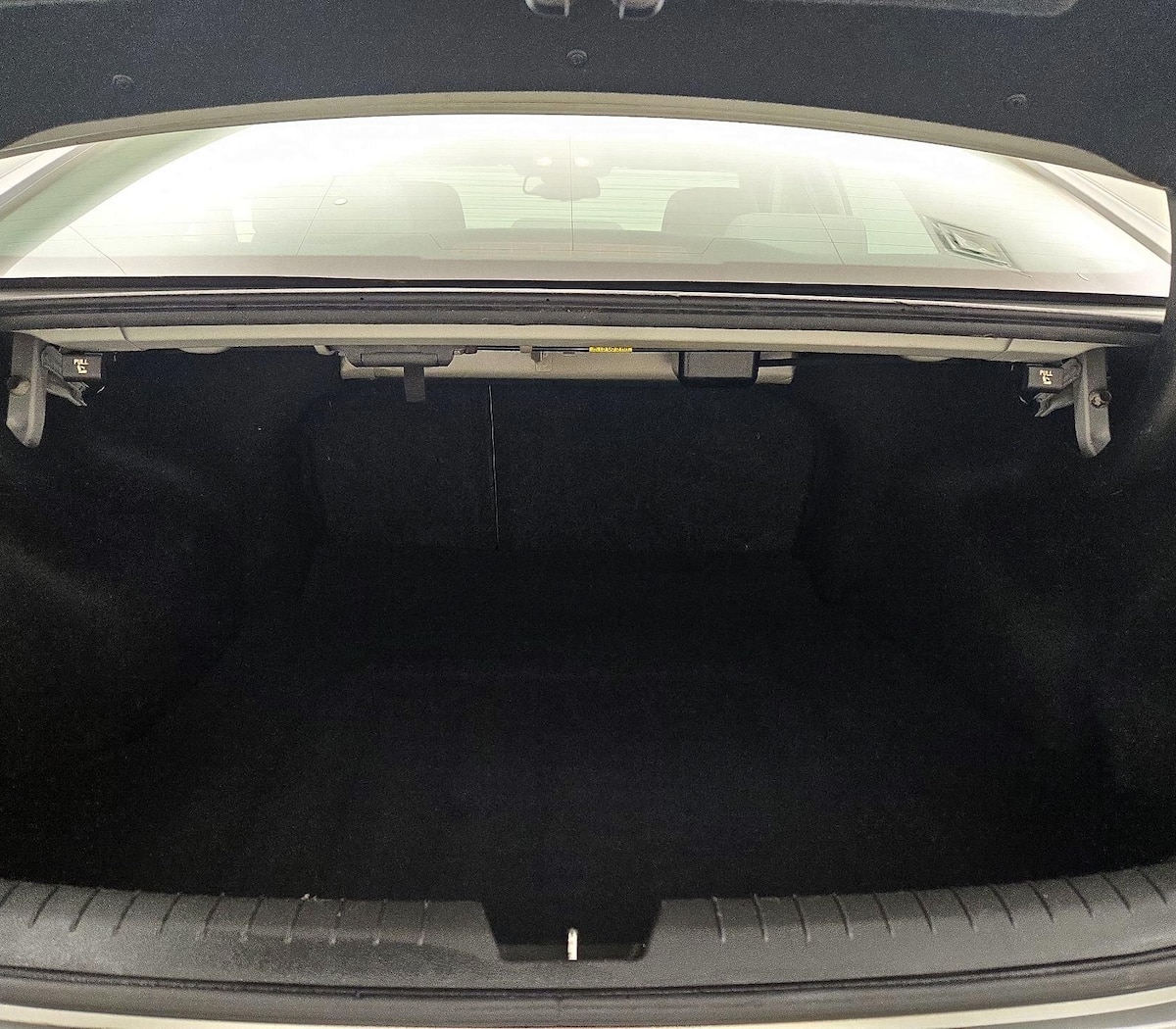 Trunk/Cargo (Seats Up)