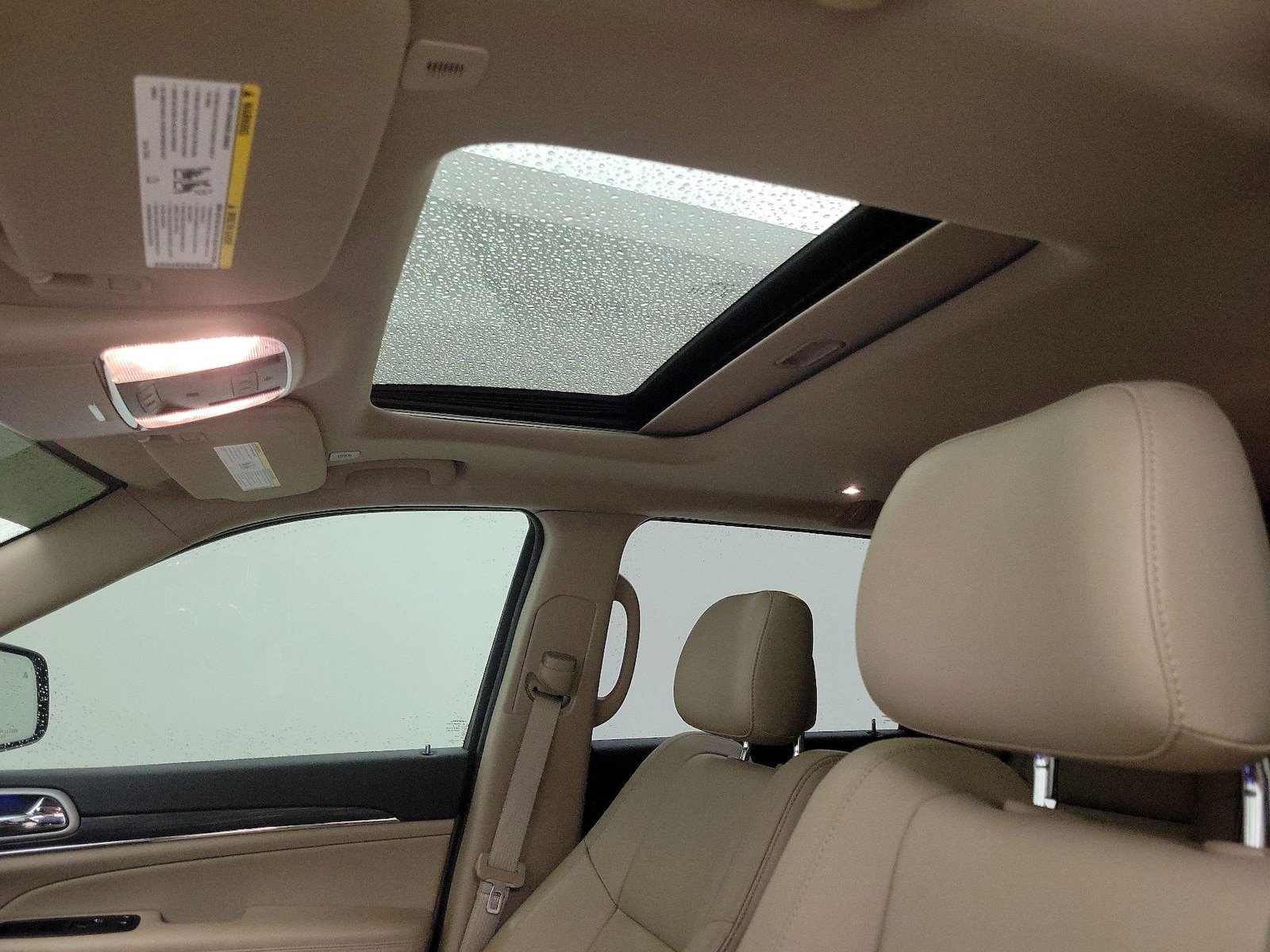 Sunroof(s) & Overhead Airbags