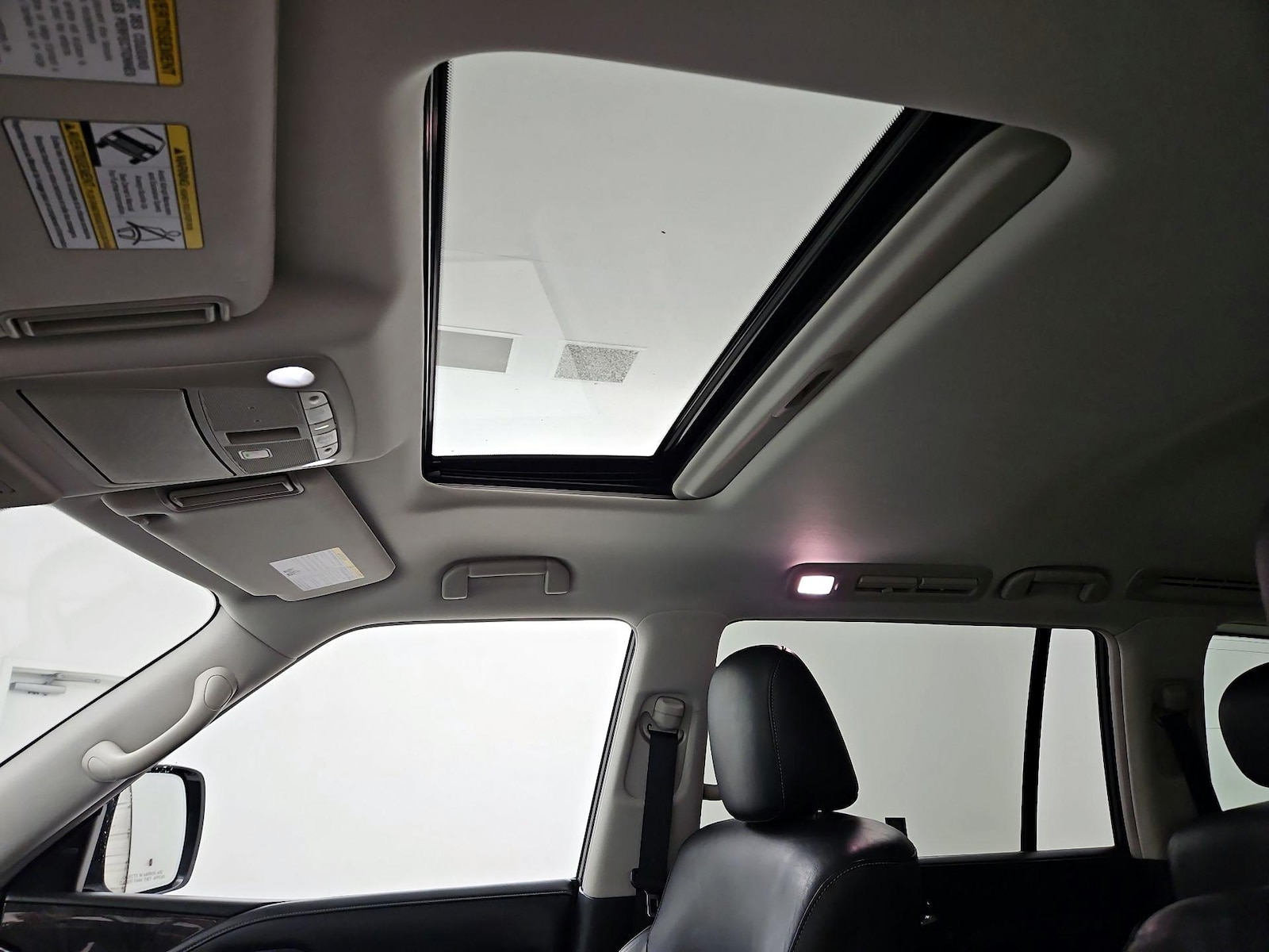 Sunroof(s) & Overhead Airbags