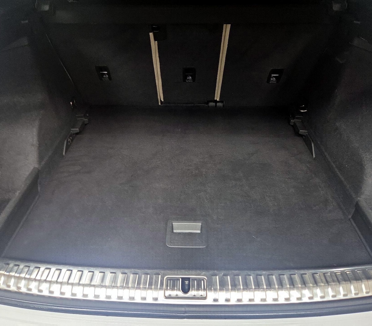 Trunk/Cargo (Seats Up)
