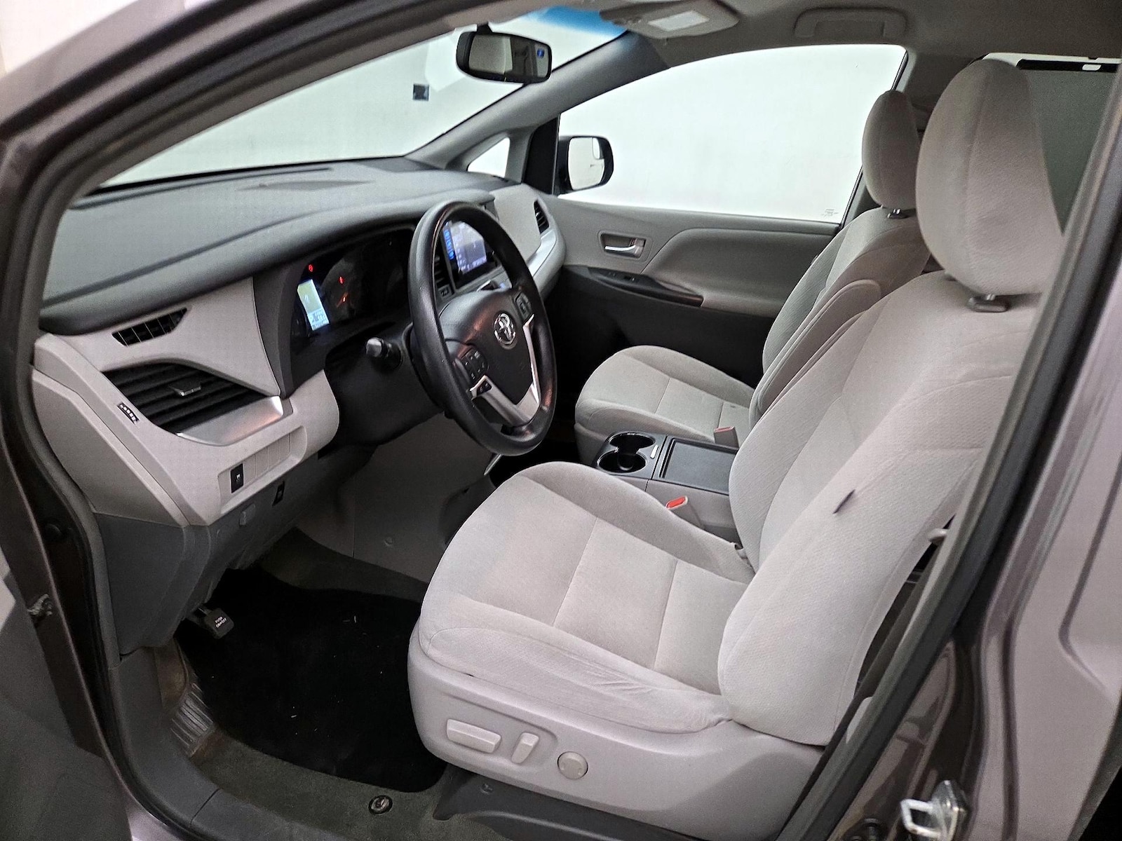 Power Seat(s) & Side Airbags