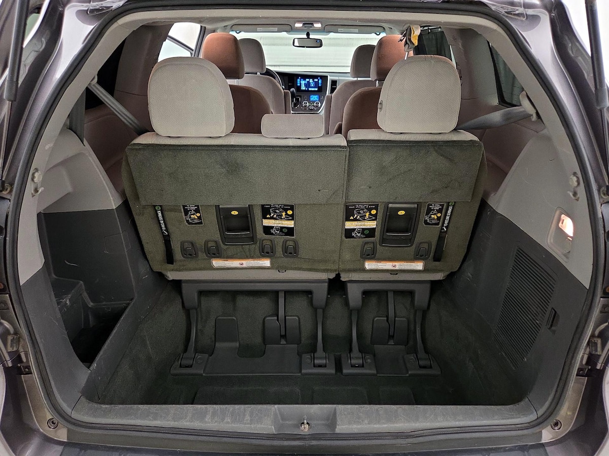 Trunk/Cargo (Seats Up)