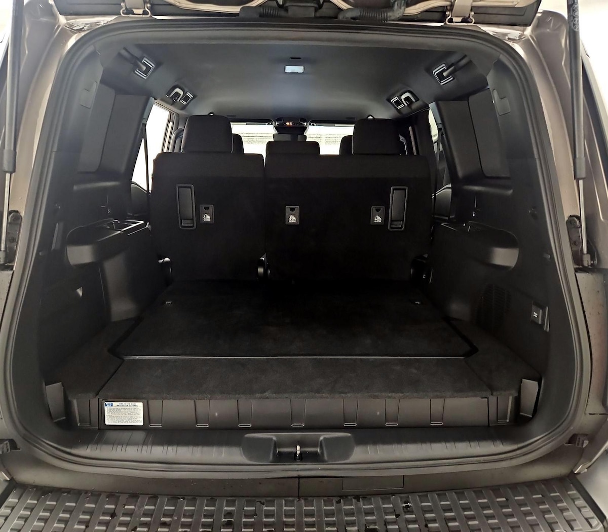 Trunk/Cargo (Seats Up)