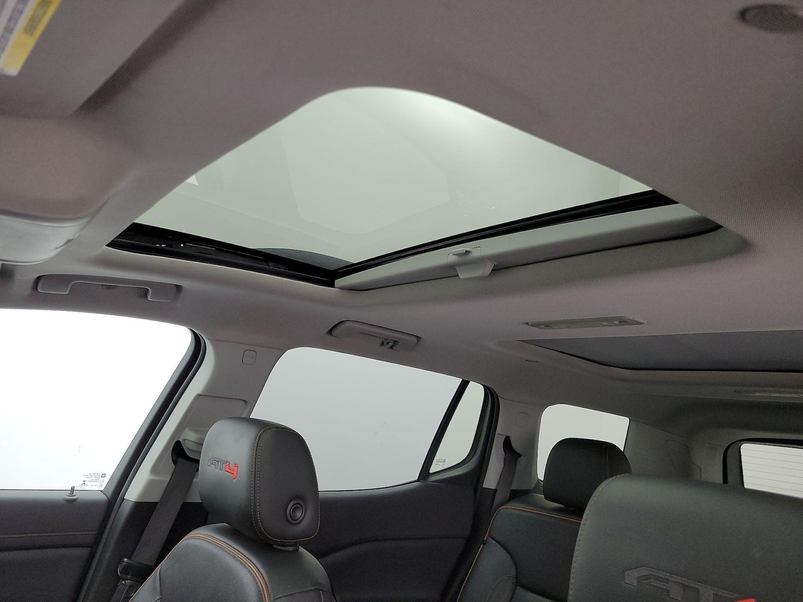 Sunroof(s) & Overhead Airbags