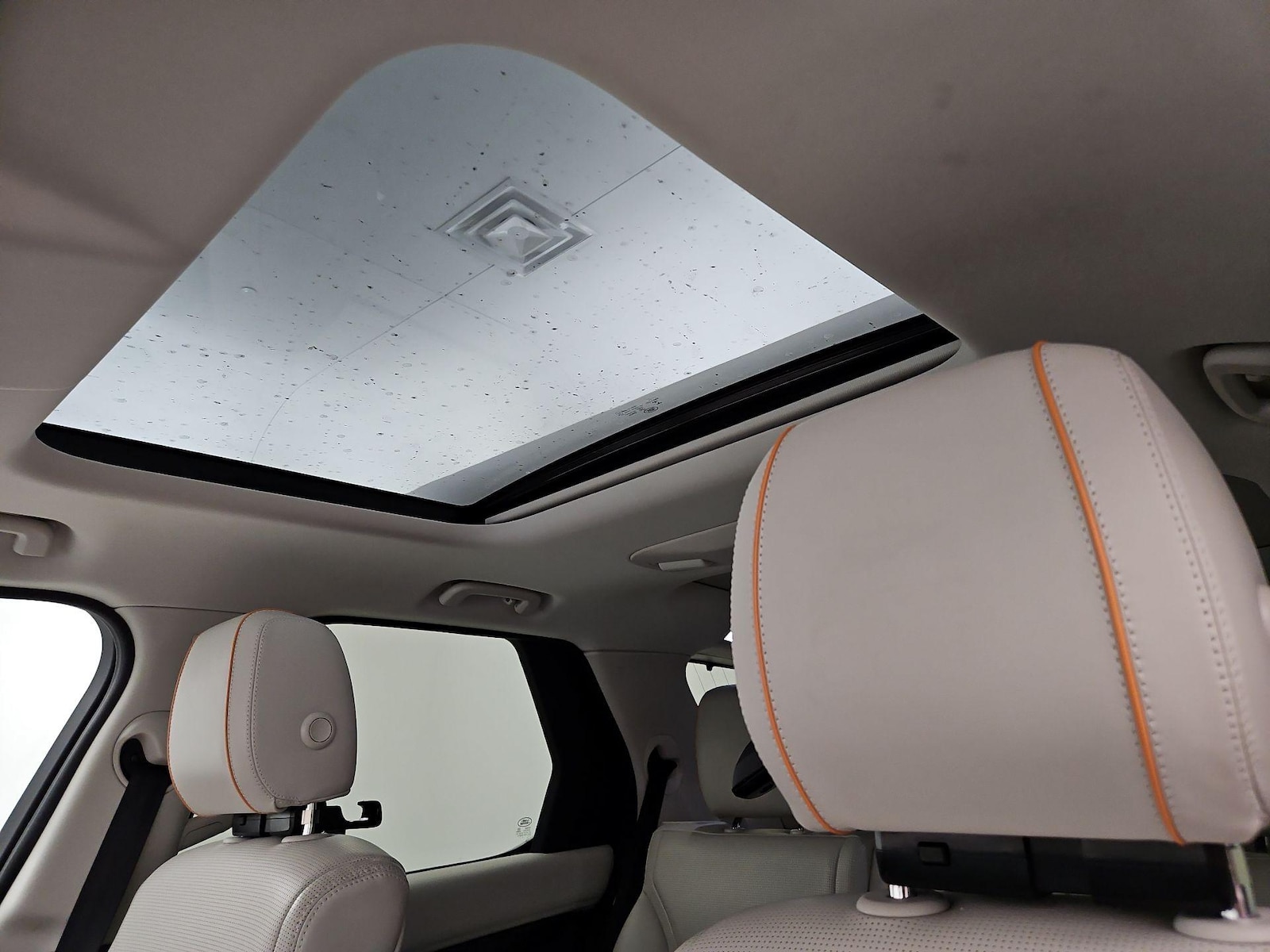 Panoramic Sunroof & Skylight(s)