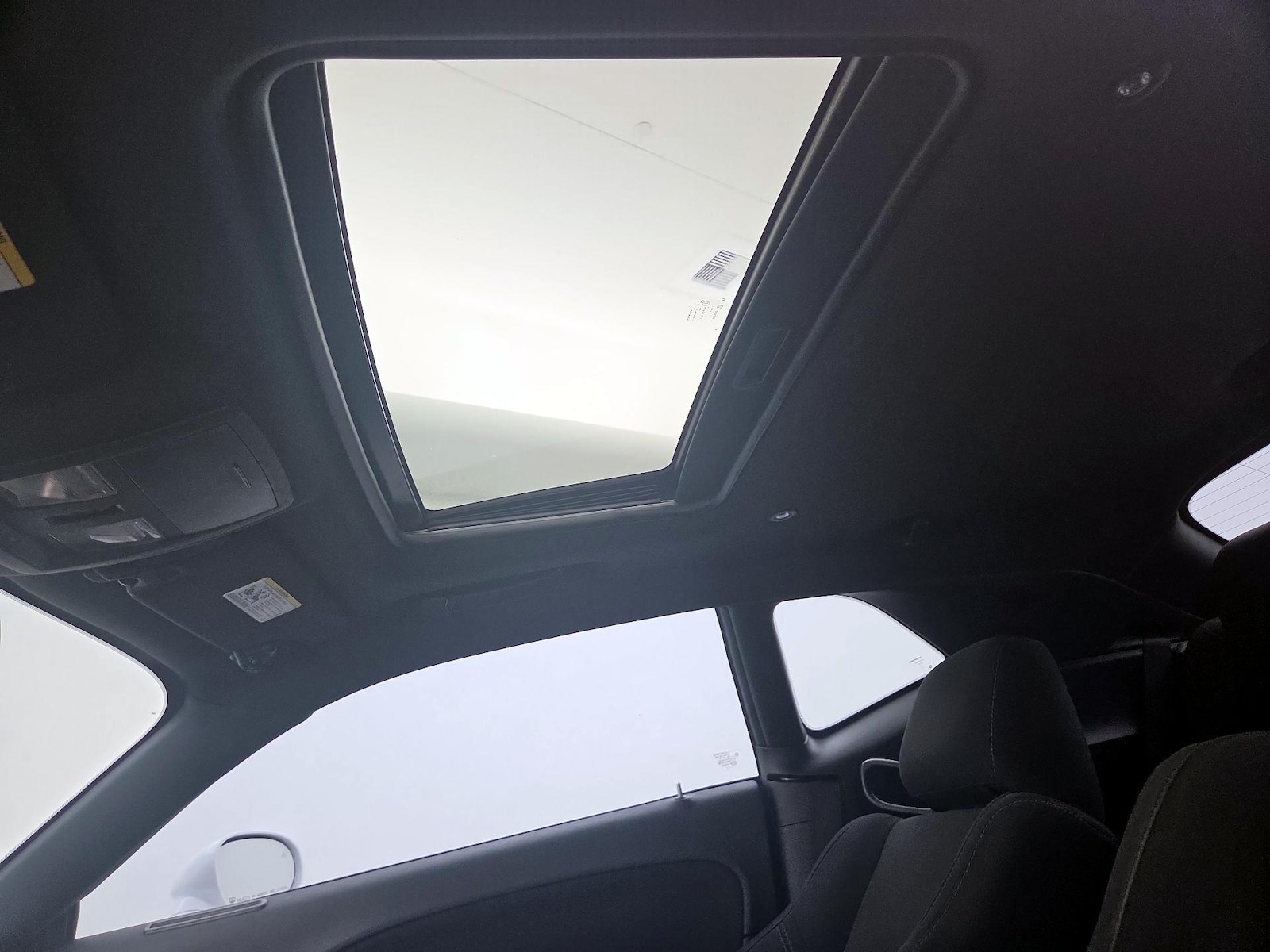 Sunroof(s) & Overhead Airbags