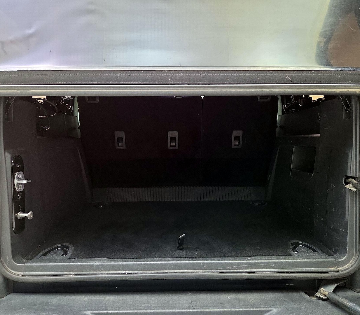 Trunk/Cargo (Seats Up)