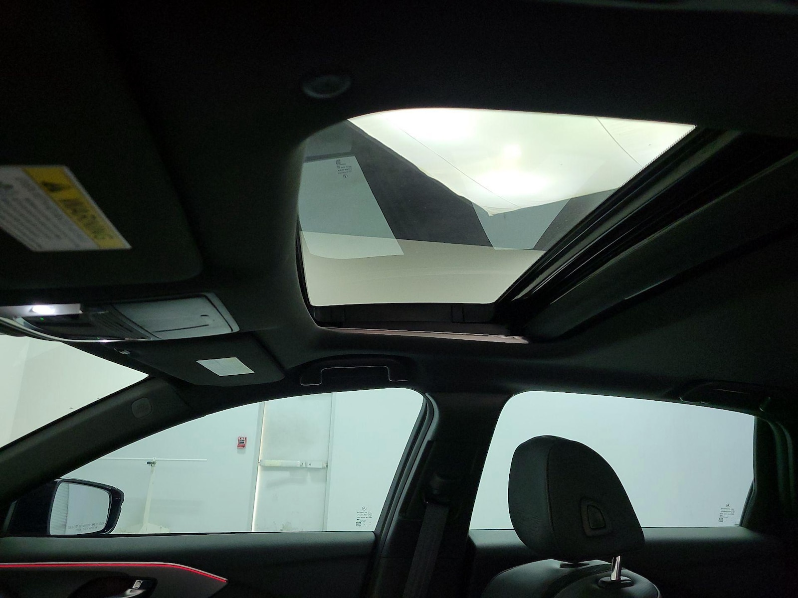 Sunroof(s) & Overhead Airbags