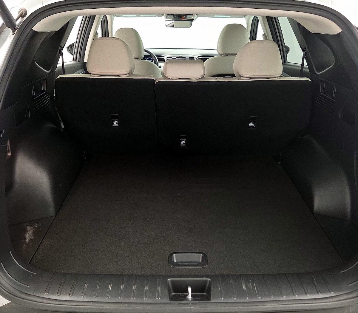 Trunk/Cargo (Seats Up)